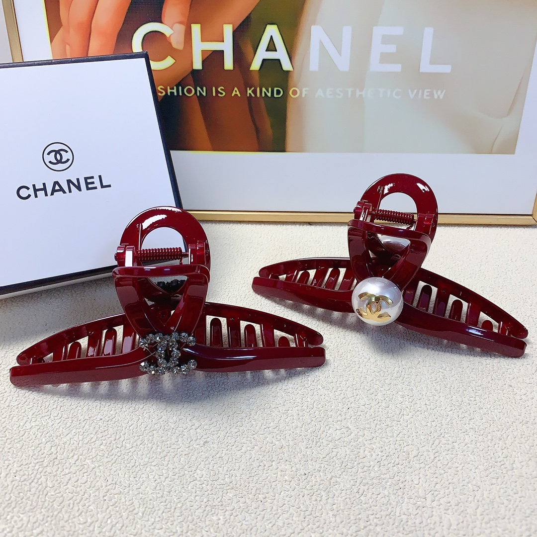 NO:284575,45 Chanel Xiaoxiang Chanel Hairpins New logo clips Temperament versatile daily exquisite items Little fairy must-have items Treasure style Closed eyes recommended (single hairband box) Hairpins, hairpins, chanel, hairpins1986090945 chanel小香 chanel发夹 新款logo抓夹 气质百搭 日常精致小单品 小仙女必入单品 宝藏款 闭眼入推荐款（单个配发箍盒）发夹,发夹,chanel,hairpins,accessory