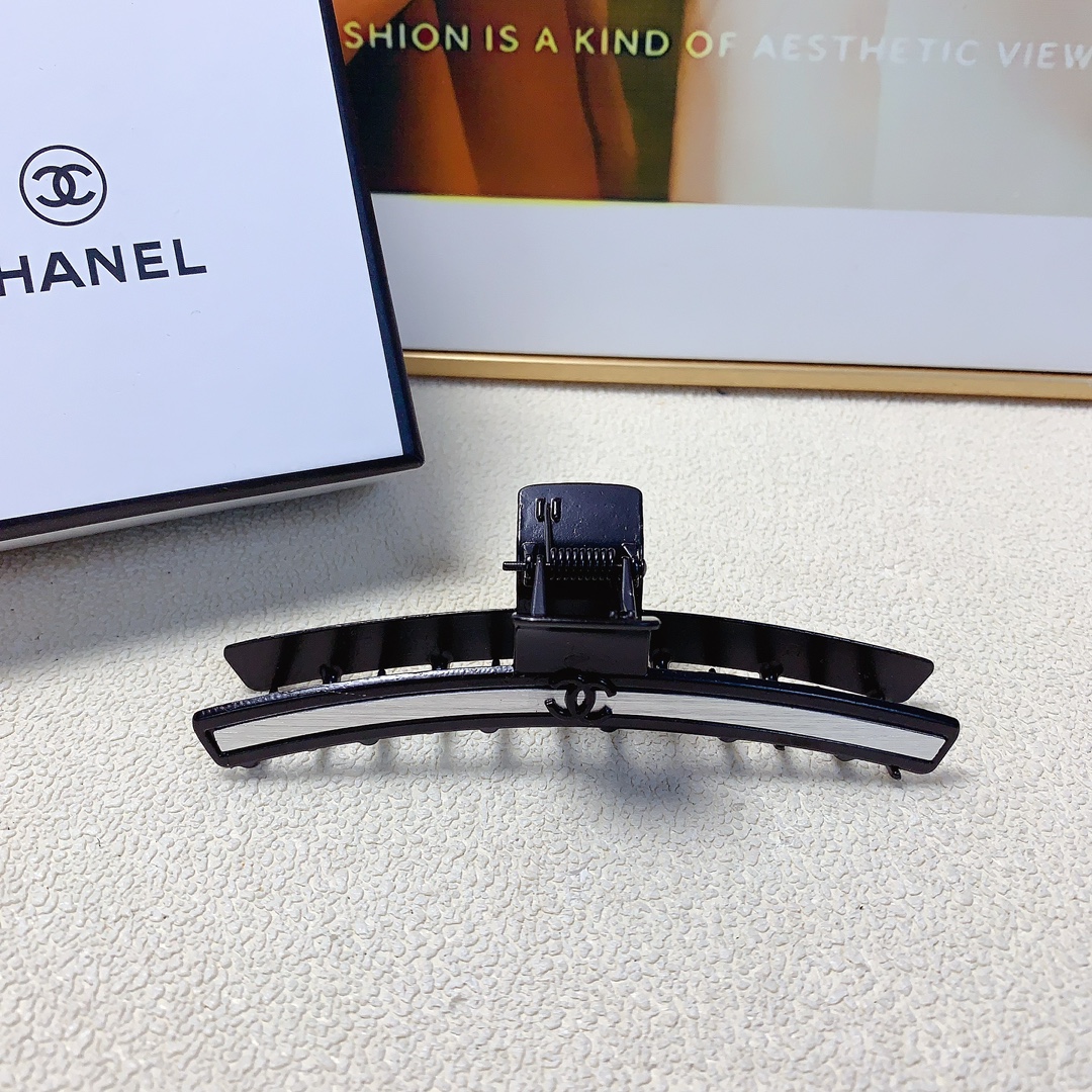 NO:284544,40 Chanel Xiaoxiang Chanel Hairpins New metal logo clips Temperament versatile daily exquisite items Little fairy must-have items Treasure style Recommended styles closed eyes (single hairpins, hairpins, chanel, hairpins1986090940 chanel小香 chanel发夹 新款金属logo抓夹 气质百搭 日常精致小单品 小仙女必入单品 宝藏款 闭眼入推荐款（单个发夹,发夹,chanel,hairpins,accessory