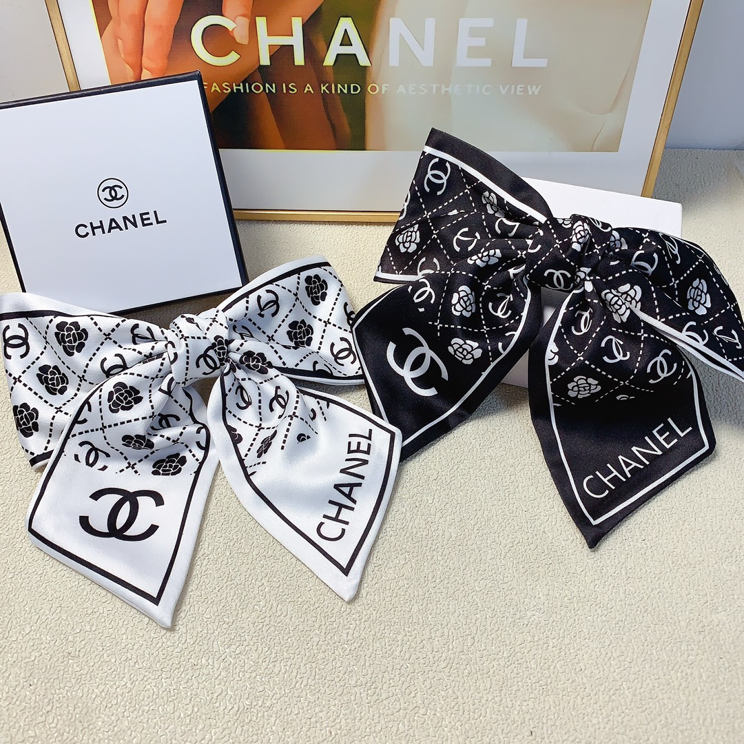 NO:284794,40 CHANEL Xiaoxiang CHANEL hairpin New bow spring clips Temperament versatile little fairy must-have item, full of celebrity style ~ treasure style, recommended style for closed eyes (single) hairpin, hairpin, chanel, hairpins1986090940 CHANEL小香 CHANEL发夹 新款款蝴蝶结弹簧夹 气质百搭小仙女必入单品 名媛风十足～宝藏款 闭眼入推荐款（单个）发夹,发夹,chanel,hairpins,accessory