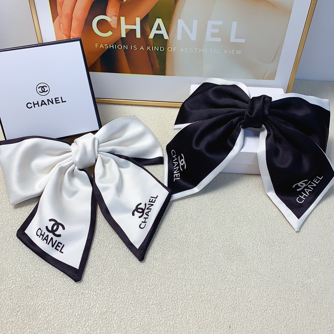 NO:284798,40 CHANEL Xiaoxiang CHANEL hairpin classic bow spring clips versatile temperament must-have item for fairy, full of celebrity style ~ treasure style recommended style closed eyes (single hairpin, hairpin, chanel, hairpins1986090940 CHANEL小香 CHANEL发夹 经典款蝴蝶结弹簧夹 气质百搭小仙女必入单品 名媛风十足～宝藏款 闭眼入推荐款（单个发夹,发夹,chanel,hairpins,accessory