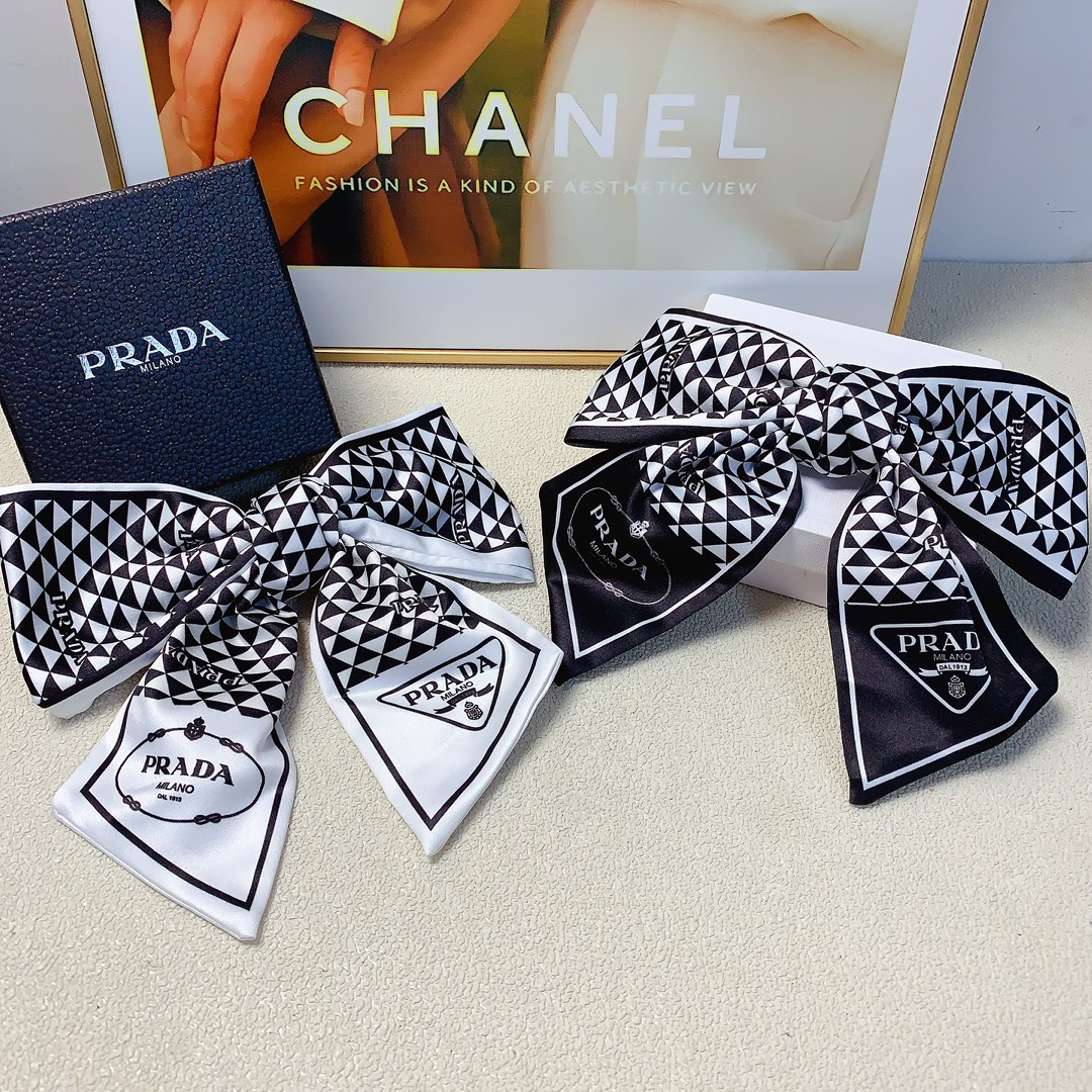 NO:284802,40 rada rada hair clips New bow spring clips Temperament versatile little fairy must-have item, full of celebrity style ~ treasure style, recommended style for closed eyes (single) hair clips, hair clips, prada, prada, hairpins1986090940 rada普拉达 rada发夹 新款蝴蝶结弹簧夹 气质百搭小仙女必入单品 名媛风十足～宝藏款 闭眼入推荐款（单个）发夹,发夹,prada,prada,hairpins,accessory