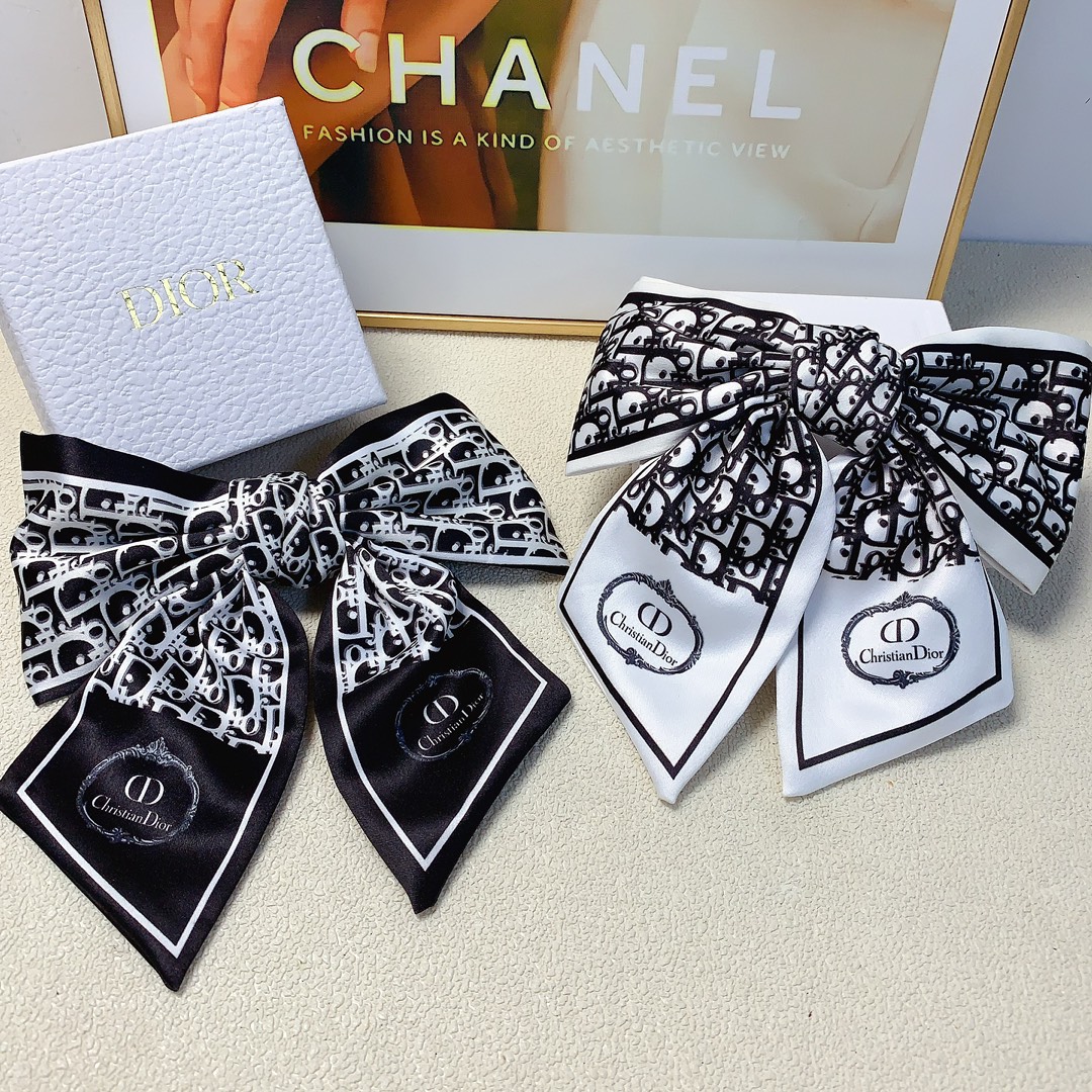NO:284806,40 Dior Dior Hairpins New bow spring clips Temperament versatile little fairy must-have item, full of celebrity style ~ treasure style, recommended style for closed eyes (single) hairpins, hairpins, dior, dior, hairpins1986090940 Dior迪奥 Dior发夹 新款蝴蝶结弹簧夹 气质百搭小仙女必入单品 名媛风十足～宝藏款 闭眼入推荐款（单个）发夹,发夹,dior,dior,hairpins,accessory