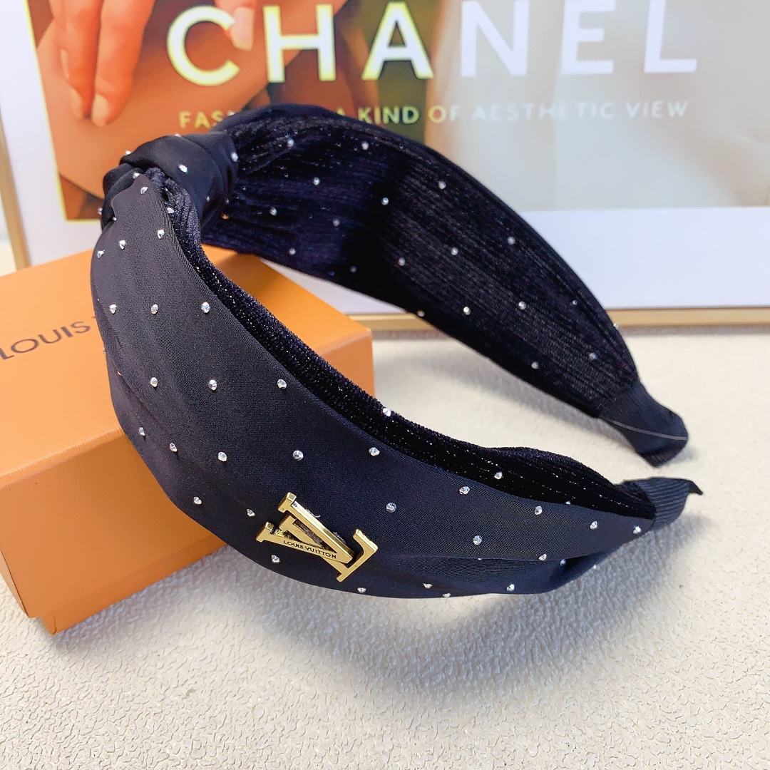 NO:285169,45 lv Louis Vuitton donkey hairband velvet point diamond logo hairband European and American style versatile daily exquisite small items Little fairy must-have items Treasure style Closed eyes recommended (single) hairpin, hairpin, louis vuitton, louis vuitton, louis vuitton, louis vuitton, hairpins1986090945 lv路易威登 驴牌发箍 丝绒点钻logo发箍欧美风气质百搭 日常精致小单品 小仙女必入单品 宝藏款 闭眼入推荐款（单个）发夹,发夹,louis vuitton,louis vuitton,louis vuitton,hairpins,accessory