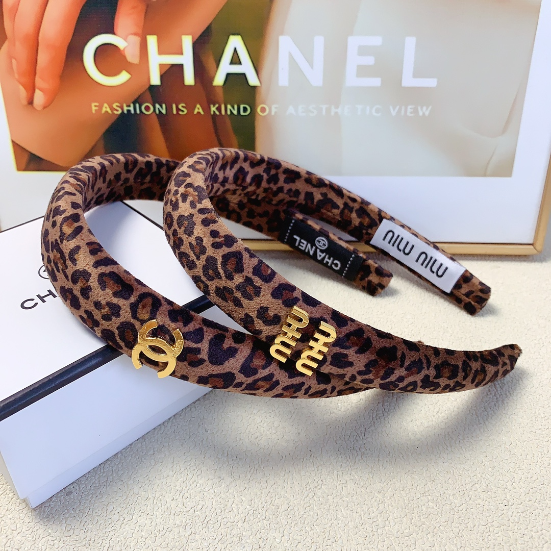 NO:285173,45 Chanel Xiaoxiang Miumiu Miumiu Leopard print titanium steel logo hairband European and American style versatile daily exquisite small items Little fairy must-have items Treasure model Closed eyes recommended (single) hairpins, hairpins, chanel, miumiu, hairpins1986090945 chanel小香 miumiu缪缪 豹纹钛钢logo发箍欧美风气质百搭 日常精致小单品 小仙女必入单品 宝藏款 闭眼入推荐款（单个）发夹,发夹,chanel,miumiu,hairpins,accessory