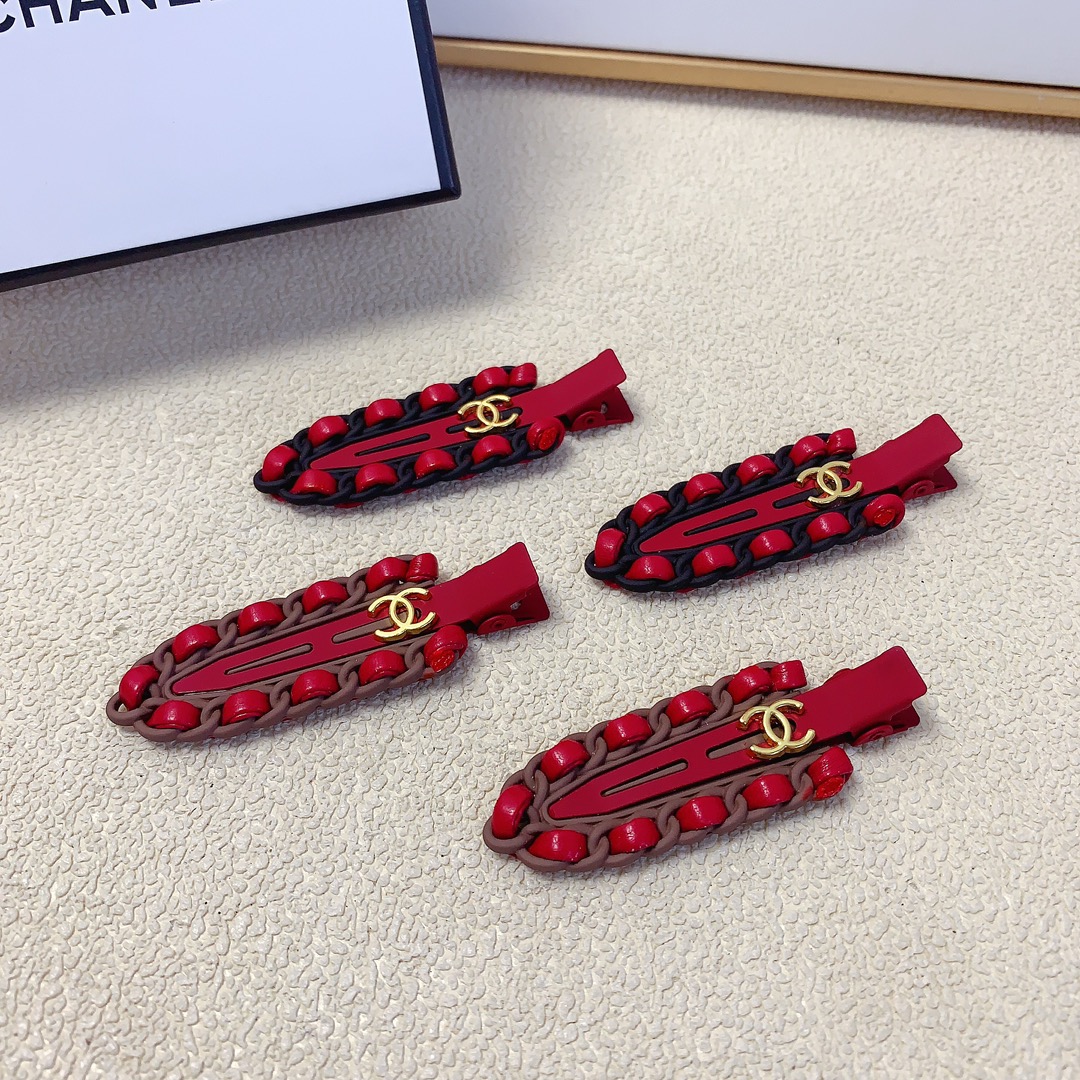 NO:285160,50 Chanel Xiaoxiang Chanel Hairpins Braided leather logo spatula clip press clip edge clip bang clip daily exquisite small items, temperament versatile little fairy must-have items Treasure model Close eyes recommended (one pair) hairpins, hairpins, chanel, hairpins1986090950 chanel小香 chanel发夹 编织皮logo铲子夹压夹边夹刘海夹日常精致小单品 气质百搭小仙女必入单品 宝藏款 闭眼入推荐款（一对）发夹,发夹,chanel,hairpins,accessory