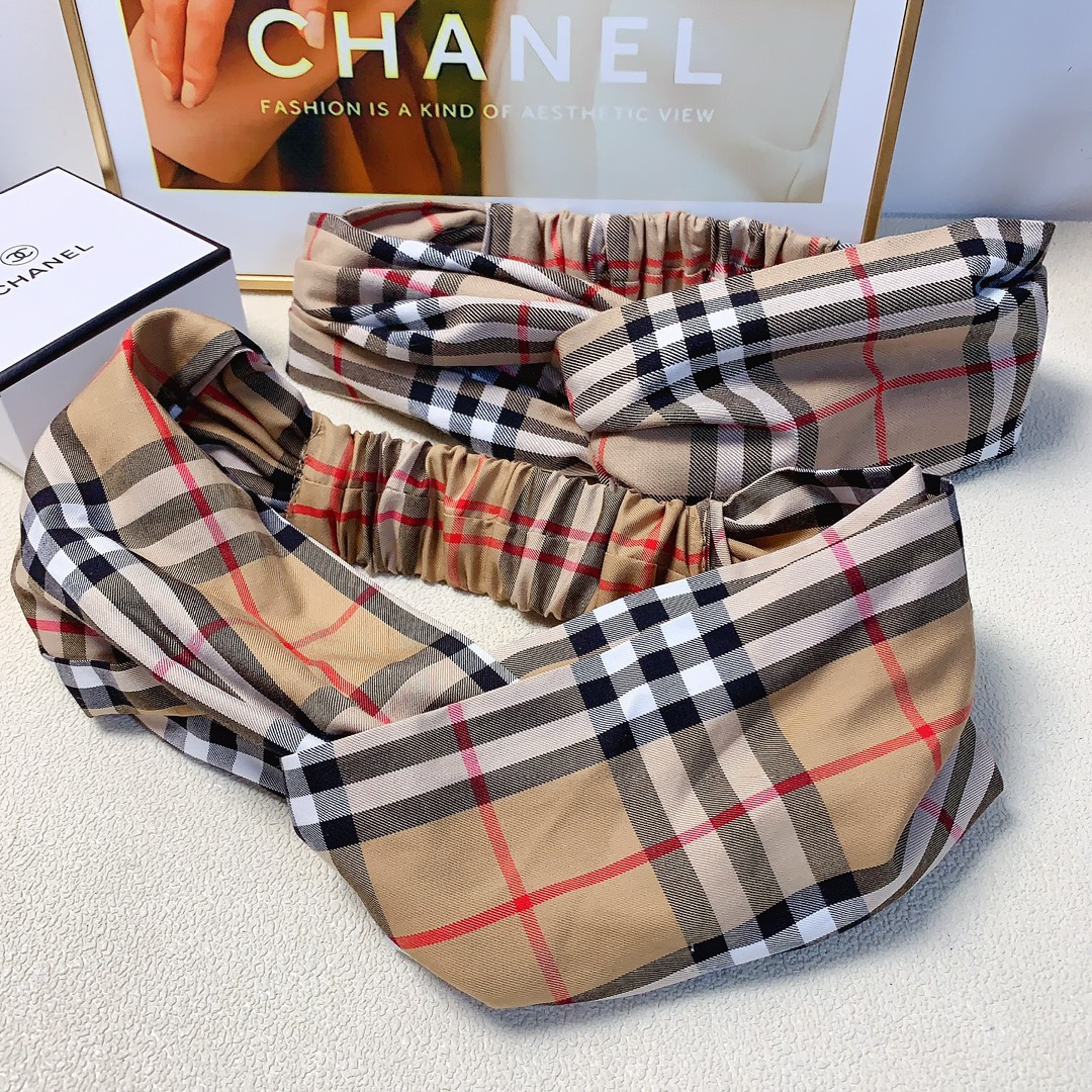 NO:285164,50 Burberry hairband New plaid fashion hairband tie hairband must-have artifact for summer temperament versatile little fairy must-in-one item Treasure model Close eyes recommended (single) hairpins, hairpins, burberry, hairpins1986090950 巴宝莉发带 新款格子时尚发带束发带夏日必备神器气质百搭小仙女必入单品 宝藏款 闭眼入推荐款（单个）发夹,发夹,burberry,hairpins,accessory