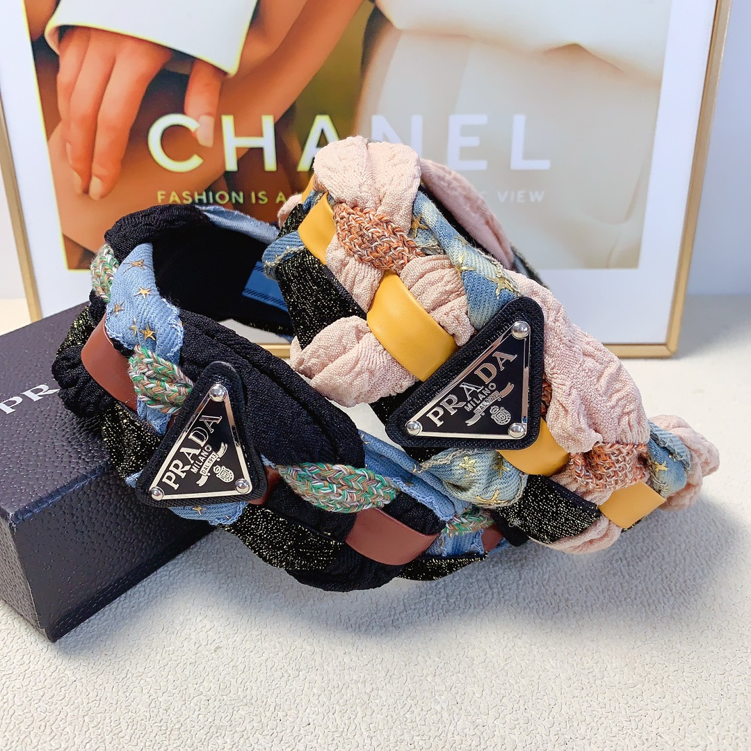 NO:285291,50 rada rada hairband wide version braided triangle logo light luxury style hairband temperament versatile little fairy must-enter single product full of celebrity style ~ treasure style closed eyes recommended (single) hairpins, hairpins, prada, prada, hairpins1986090950 rada普拉达 rada发箍 宽版编织三角logo轻奢风发箍气质百搭小仙女必入单品名媛风十足～宝藏款 闭眼入推荐款（单个）发夹,发夹,prada,prada,hairpins,accessory