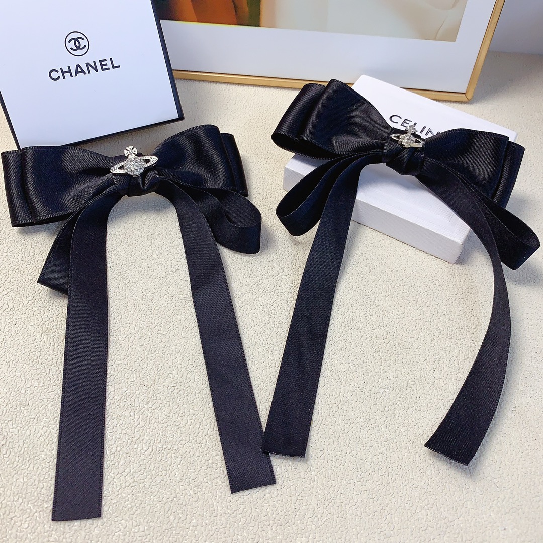 NO:285290,45 Vivienne Westwood Queen Mother Queen Mother Spring Clip UFO Saturn Streamer Hairpin Spring Clip Versatile Temperament Everyday exquisite items Little fairy must-have items Treasure model Closed eyes Recommended (single) hairpins, hairpins1986090945 Vivienne Westwood西太后 西太后弹簧夹 飞碟土星飘带发夹弹簧夹 气质百搭 日常精致小单品 小仙女必入单品 宝藏款 闭眼入推荐款（单个）发夹,发夹,hairpins,accessory