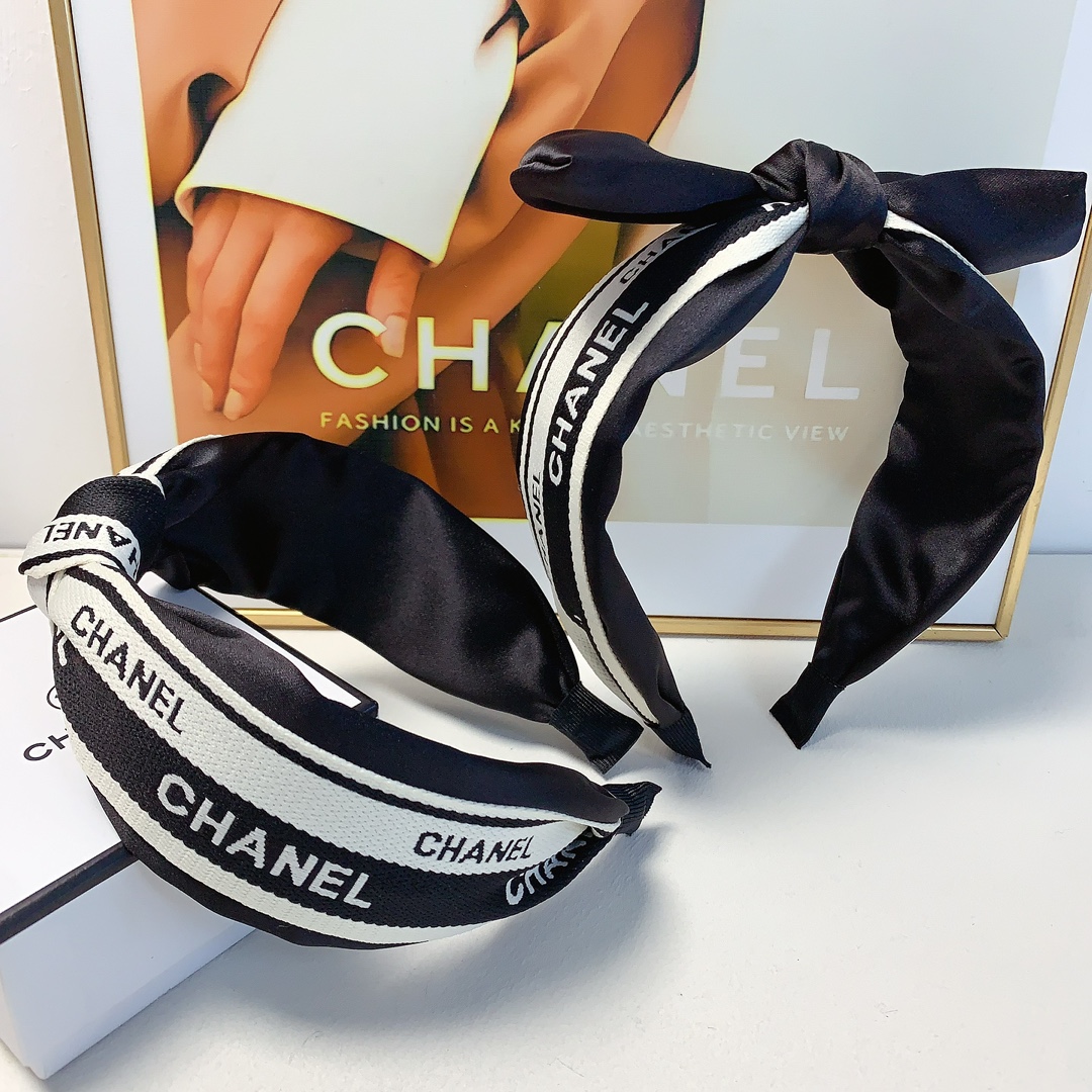 NO:300385,45 Chanel Xiaoxiang Chanel hairband New logo light luxury style hairband temperament versatile little fairy must-enter single product full of celebrity style ~ treasure style closed eyes recommended (single) hairpins, hairpins, chanel, hairpins1986090945 chanel小香 chanel发箍 新款logo轻奢风发箍气质百搭小仙女必入单品名媛风十足～宝藏款 闭眼入推荐款（单个）发夹,发夹,chanel,hairpins,accessory