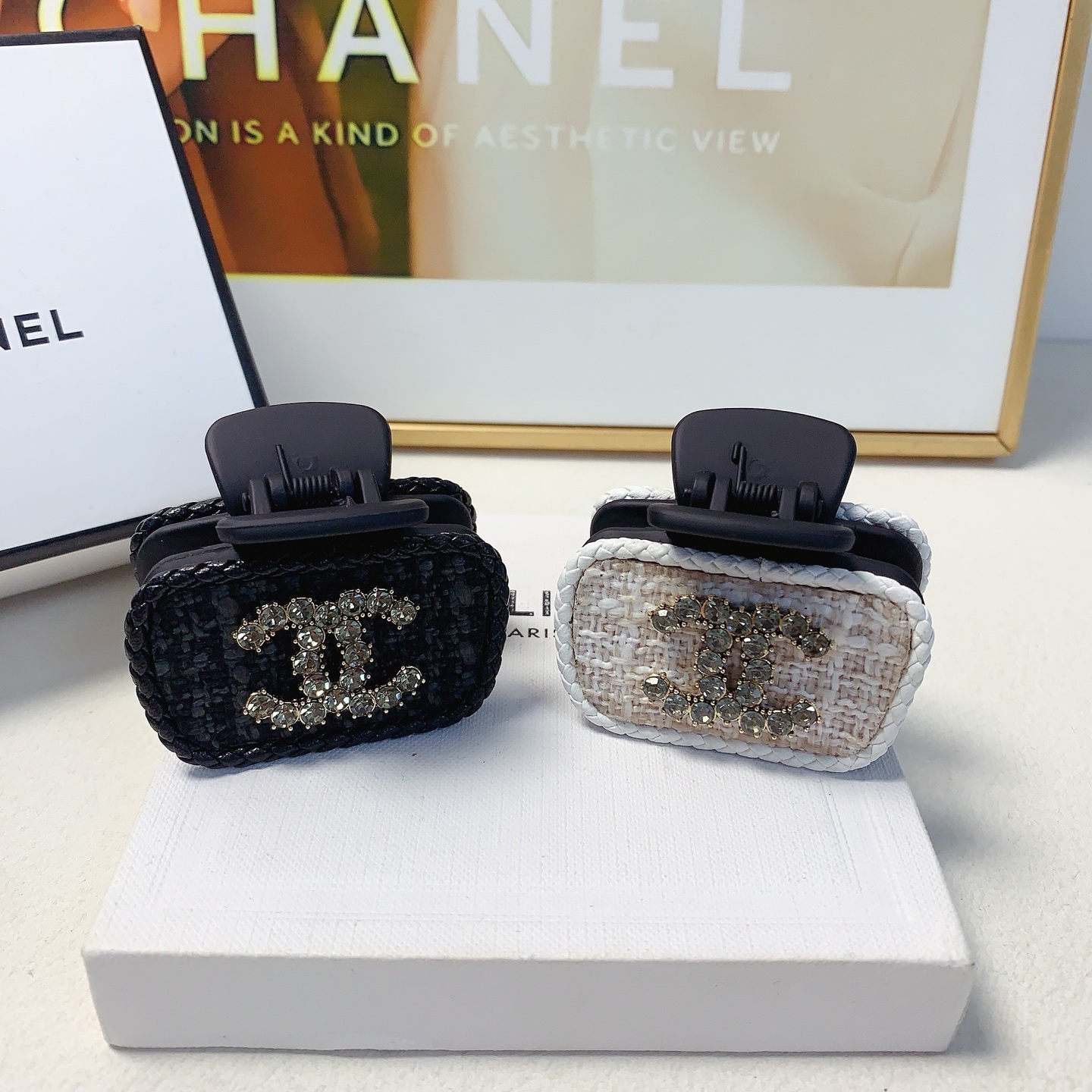Chanel estilo Chanel, pinza para el pelo Chanel, pinza de tweed con logo doble C, elegante y versátil, pequeño accesori…