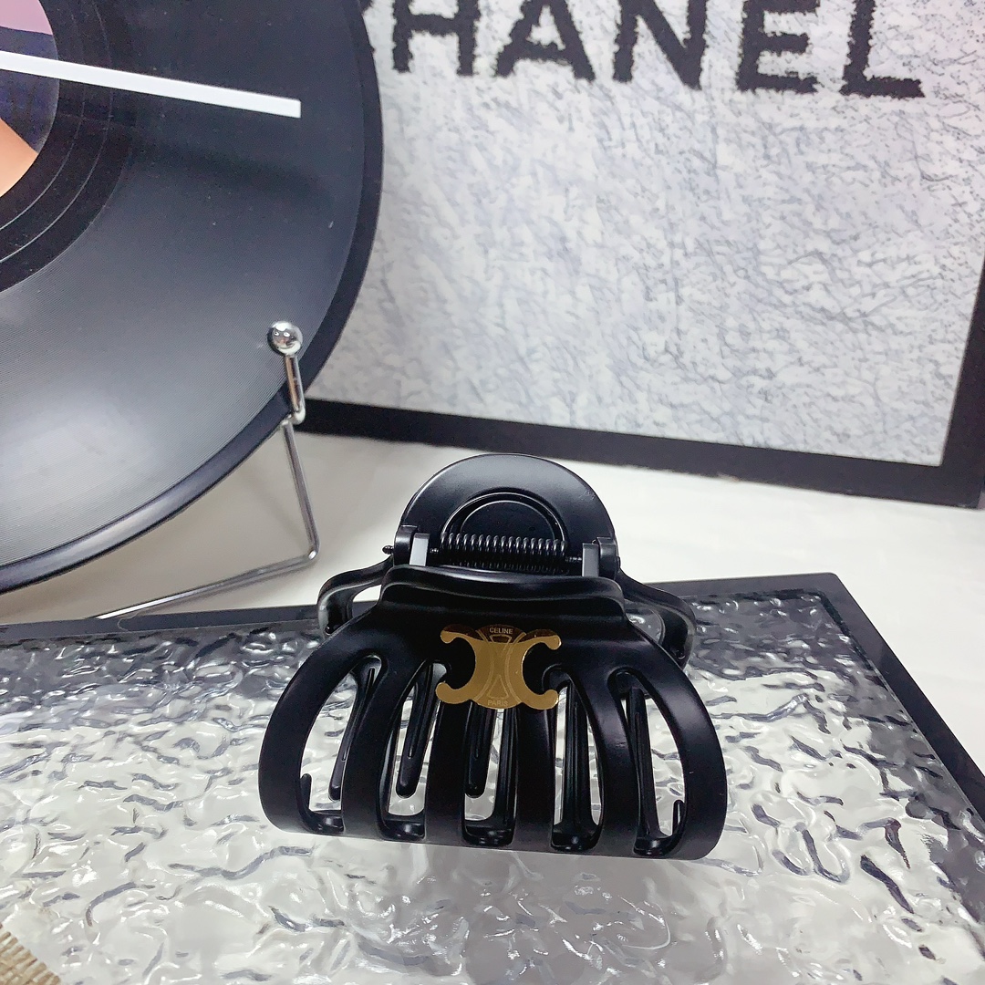 NO:300675,40 Celine Celine Arc de Triomphe grab clip, popular acrylic pumpkin-shaped grab clip, Korean version of the fairy must-in-one item, treasure model, closed eyes recommended (single) with hairband box hairpin, hairpin, celine, hairpins1986090940 Celine塞林 Celine凯旋门抓夹 爆款亚克力南瓜形抓夹 韩版小仙女必入单品 宝藏款 闭眼入推荐款（单个）配发箍盒发夹,发夹,celine,hairpins,accessory