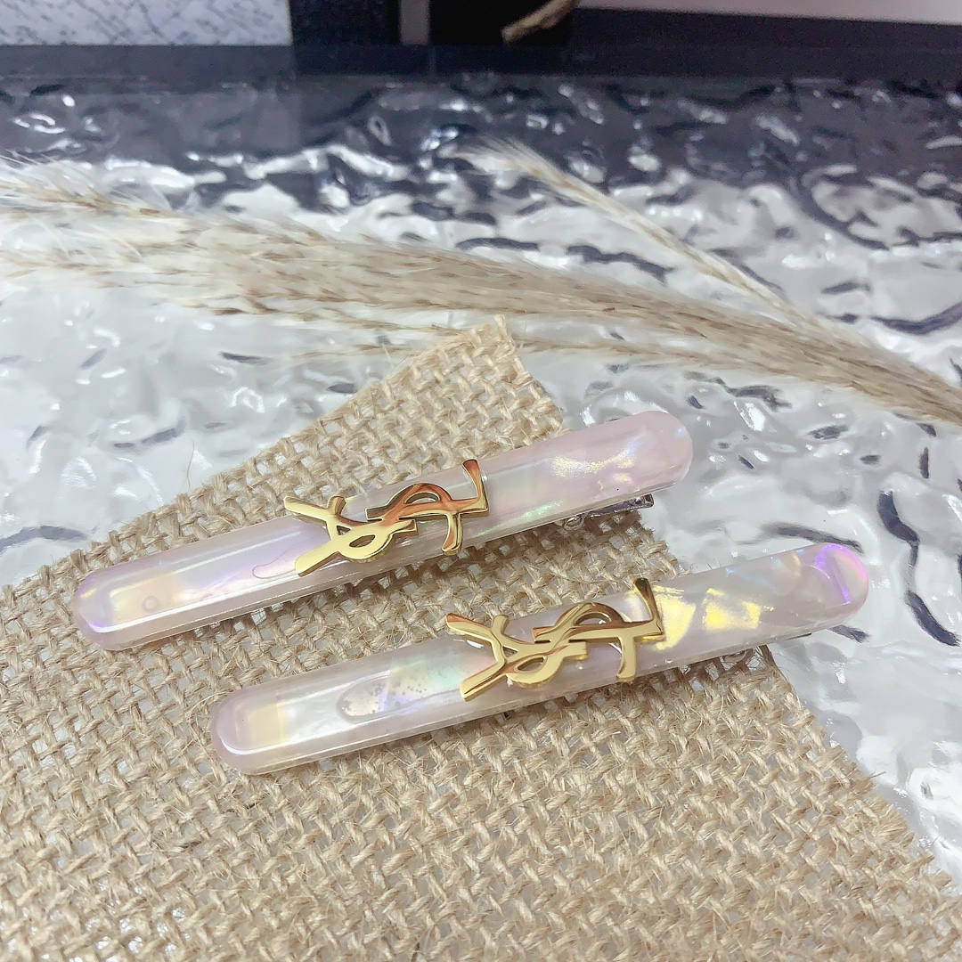 NO:300692,50 miumiu miumiu hairpin Saint Laurent combined picture acrylic titanium steel logo edge clip bang clip press clip daily exquisite small items versatile temperament must-in item for fairy Treasure model closed eyes recommended (one pair) hairpin, hairpin, miumiu, saint laurent, hairpins1986090950 miumiu缪缪 miumiu发夹 圣罗兰 合图 亚克力钛钢logo边夹刘海夹压夹日常精致小单品 气质百搭小仙女必入单品 宝藏款 闭眼入推荐款（一对）发夹,发夹,miumiu,saint laurent,hairpins,accessory