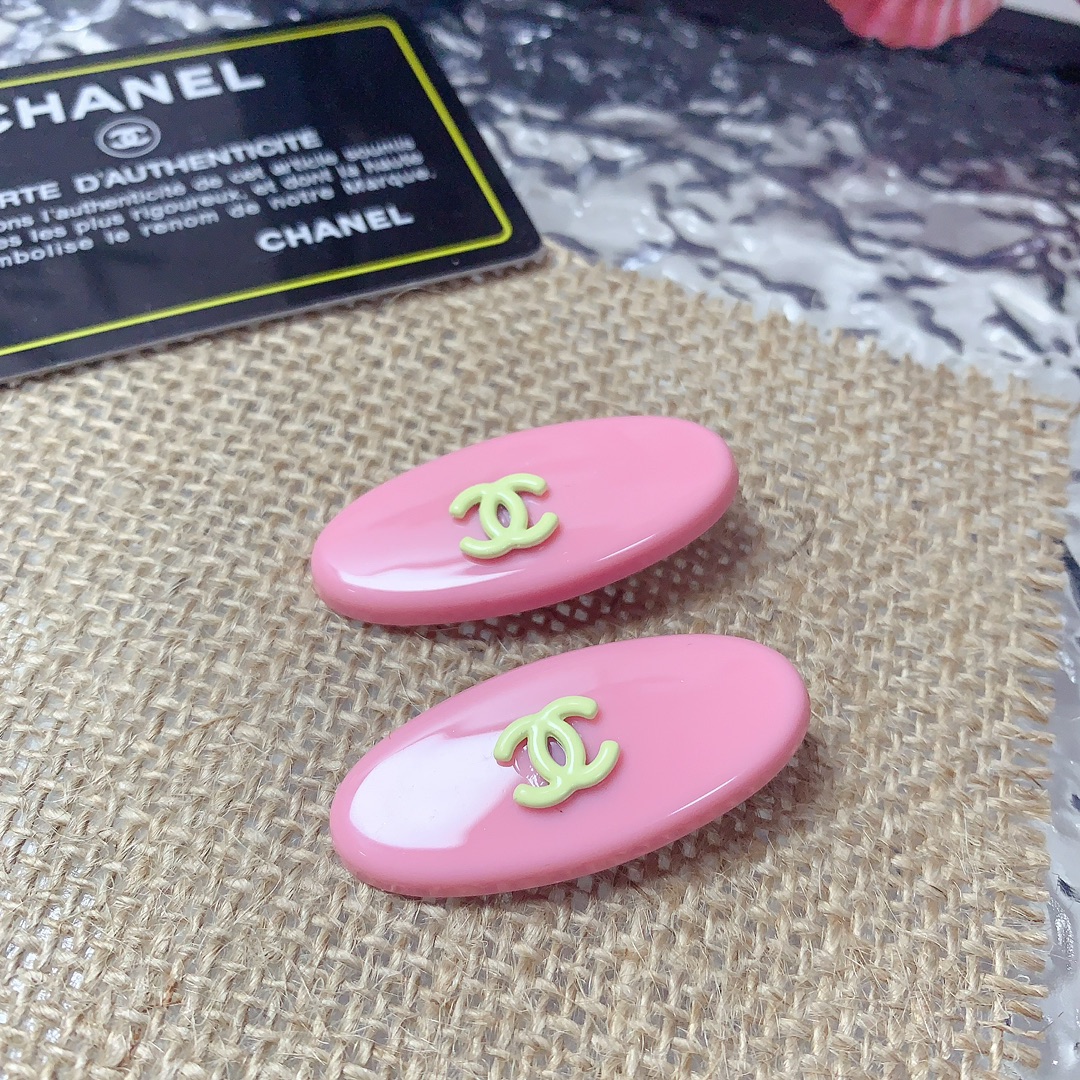 NO:300677,45 Chanel Xiaoxiang Chanel Hairpins Acrylic Candy Color Logo Edge Clip Bangs Clip Press Clip Daily exquisite small items, Temperament versatile little fairy must-have items, Treasure style, Eye-closed recommended style (one pair) hairpins, hairpins, chanel, hairpins1986090945 chanel小香 chanel发夹 亚克力糖色logo边夹刘海夹压夹日常精致小单品 气质百搭小仙女必入单品 宝藏款 闭眼入推荐款（一对）发夹,发夹,chanel,hairpins,accessory