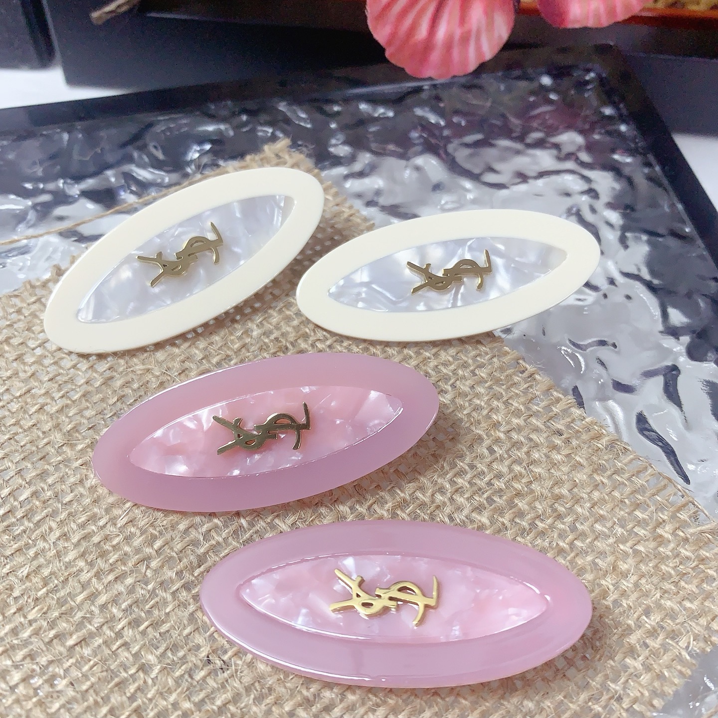 “Unique Yangwood Hairpin in Series 110 YSL St. Roland Collection” - 图片 6