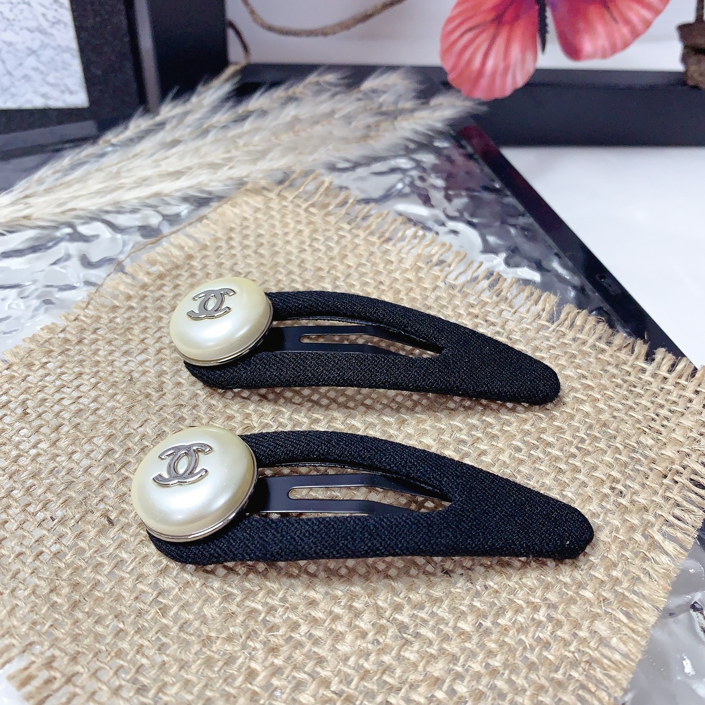 Chanel pequeño Chanel, pinza Chanel, pinza de logo con perlas de alta gama, pinza lateral para flequillo, pequeño acces…