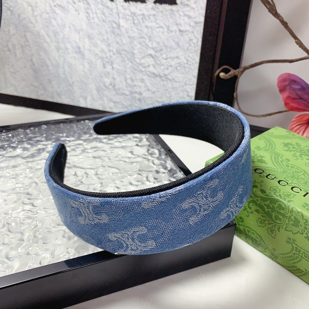 NO:300840,45 Celine Celine hairband Classic presbyterian logo light luxury style hairband temperament versatile little fairy must-have single product full of celebrity style ~ treasure style recommended style closed eyes (single hairpins, hairpins, celine, hairpins1986090945 Celine塞林 Celine发箍 经典老花logo轻奢风发箍气质百搭小仙女必入单品名媛风十足～宝藏款 闭眼入推荐款（单个发夹,发夹,celine,hairpins,accessory