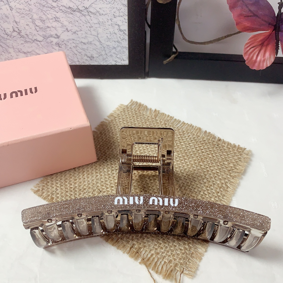 miumiu miumiu pinza para el cabello pinza de logotipo acrílico colorido, elegante y versátil, pequeño accesorio diario …