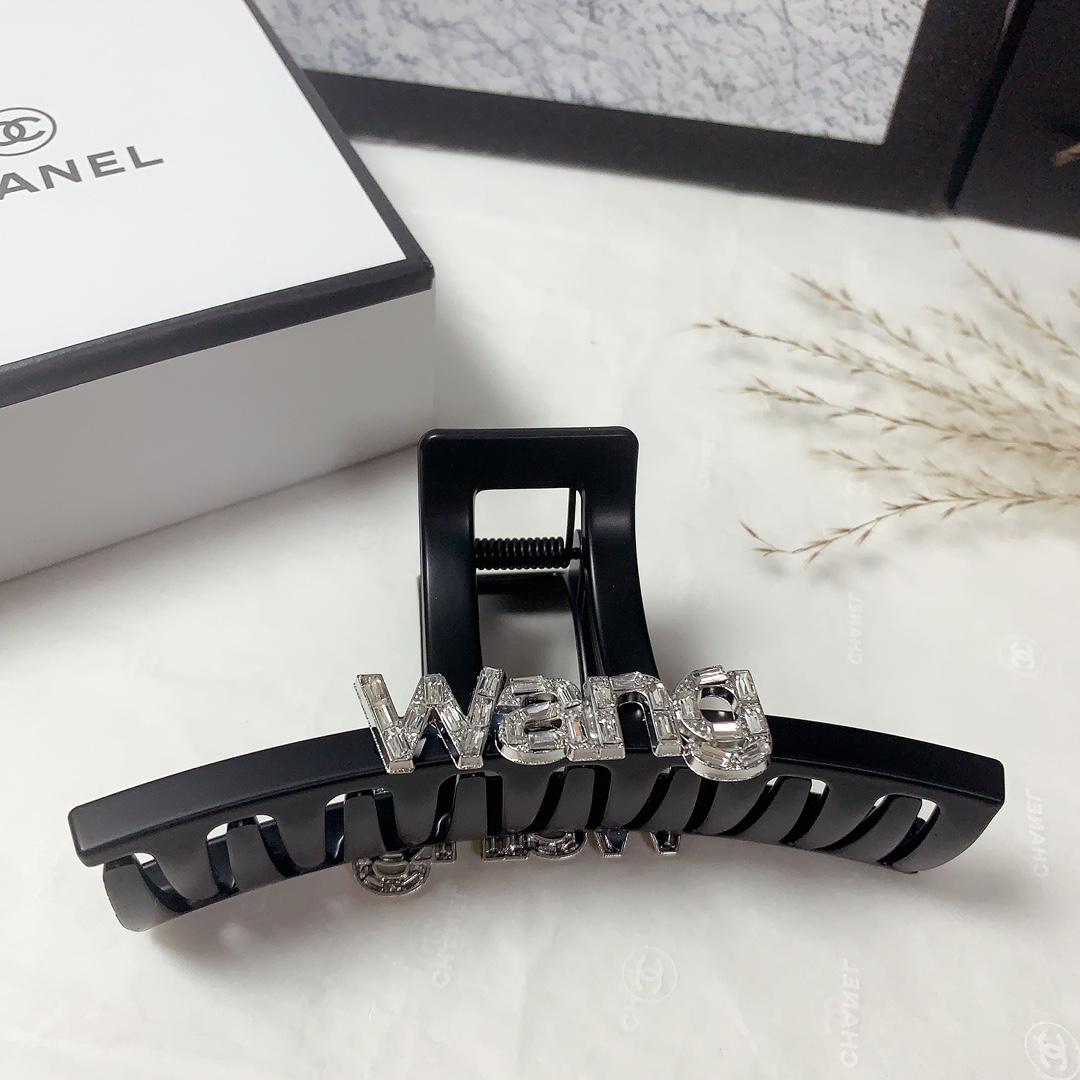 “King Alexander’s Hair Clip and Czech Diamond Logo Trap for Fairies” - 图片 2