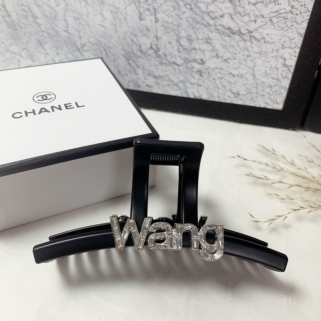“King Alexander’s Hair Clip and Czech Diamond Logo Trap for Fairies” - 图片 1