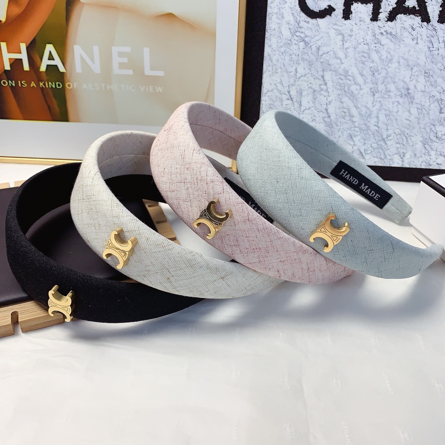 Celine Celine, diadema Celine, diadema de lujo minimalista con logo de acero titanio, elegante y versátil, imprescindib…