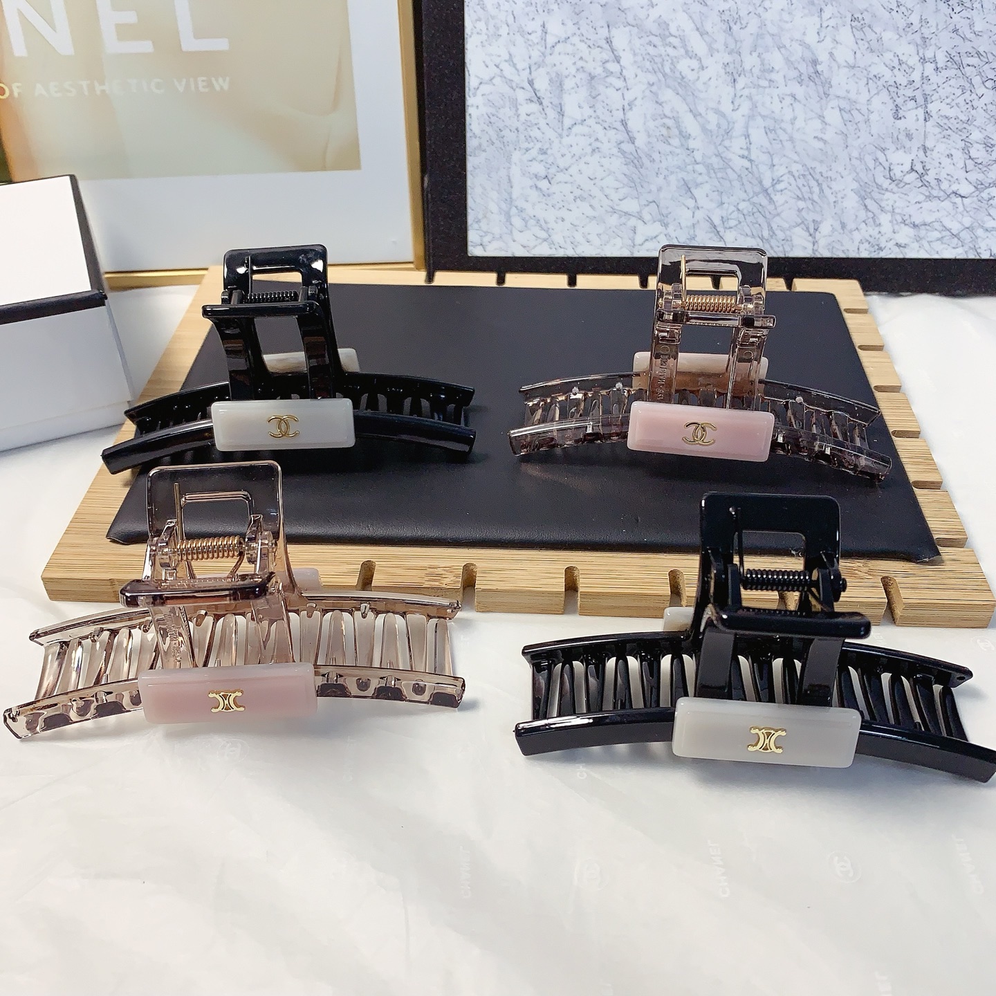 NO:301659,45 Chanel Xiaoxiang Celine Celine Acetate logo clip, versatile temperament, daily exquisite items, must-have items for fairies, treasure style, recommended style for closed eyes (single hairband box) hairpins, hairpins, celine, celine, chanel, hairpins1986090945 chanel小香 celine赛琳 醋酸logo抓夹 气质百搭 日常精致小单品 小仙女必入单品 宝藏款 闭眼入推荐款（单个配发箍盒）发夹,发夹,celine,celine,chanel,hairpins,accessory