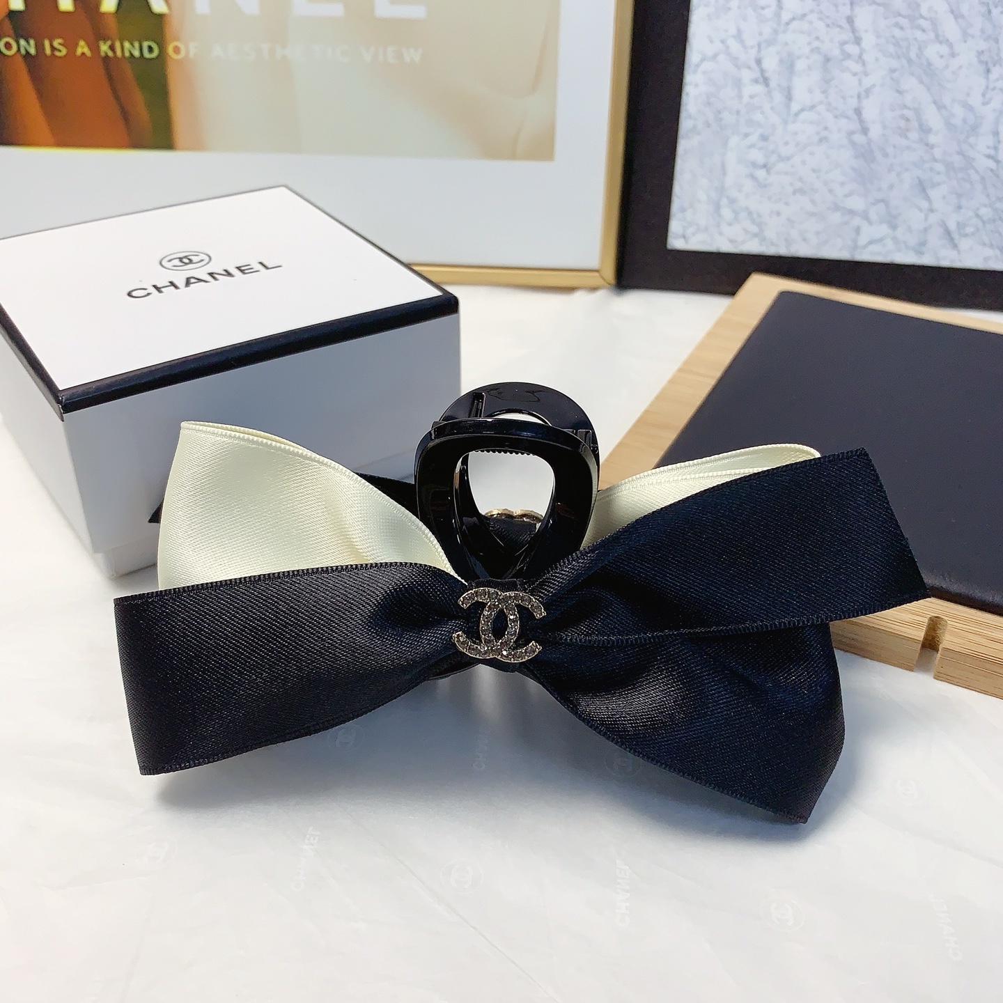 Chanel pequeño Chanel pinza para el cabello Chanel, pinza de lazo de cinta, elegante y versátil, pequeño accesorio diar…