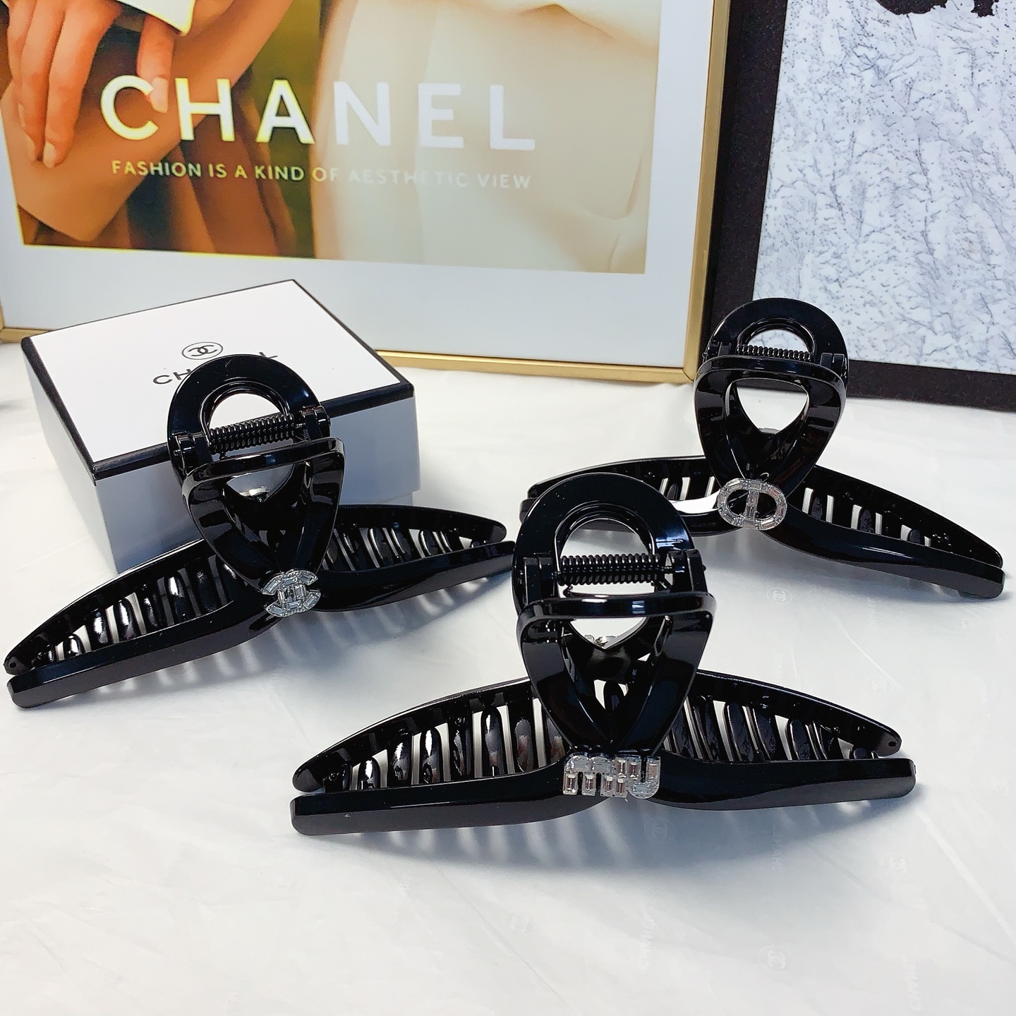 Chanel pequeño Chanel Dior Dior miumiu miumiu clip grande de acrílico con cristales checos, elegante y versátil, pequeñ…