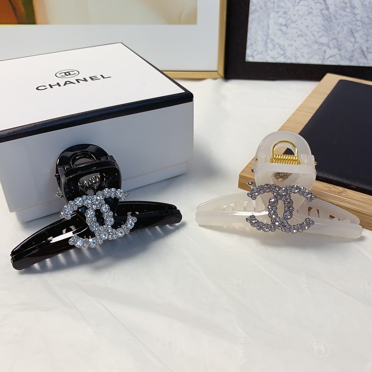 Chanel pequeño, pinza Chanel, pinza de doble C con cristales, elegante y versátil, accesorio diario refinado, imprescin…