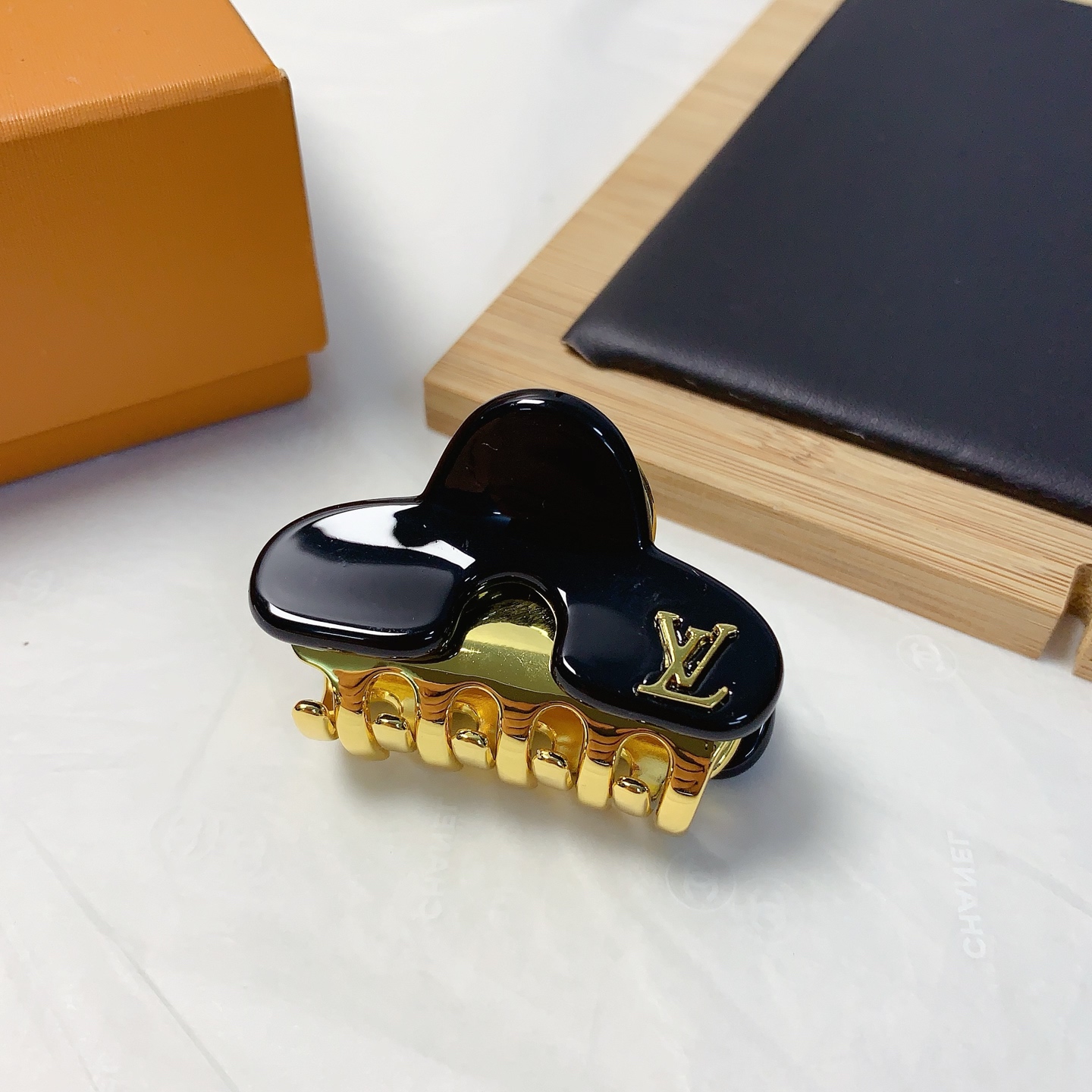 High-Quality Cloud Metal Grabs by HH240 LV Louis Verden – Donkey Dealer Summary - 图片 4