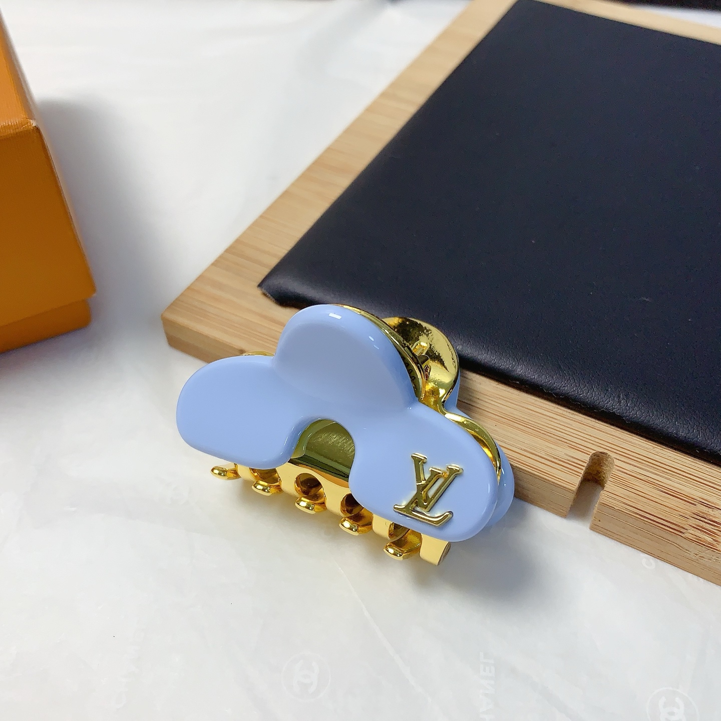 High-Quality Cloud Metal Grabs by HH240 LV Louis Verden – Donkey Dealer Summary - 图片 6