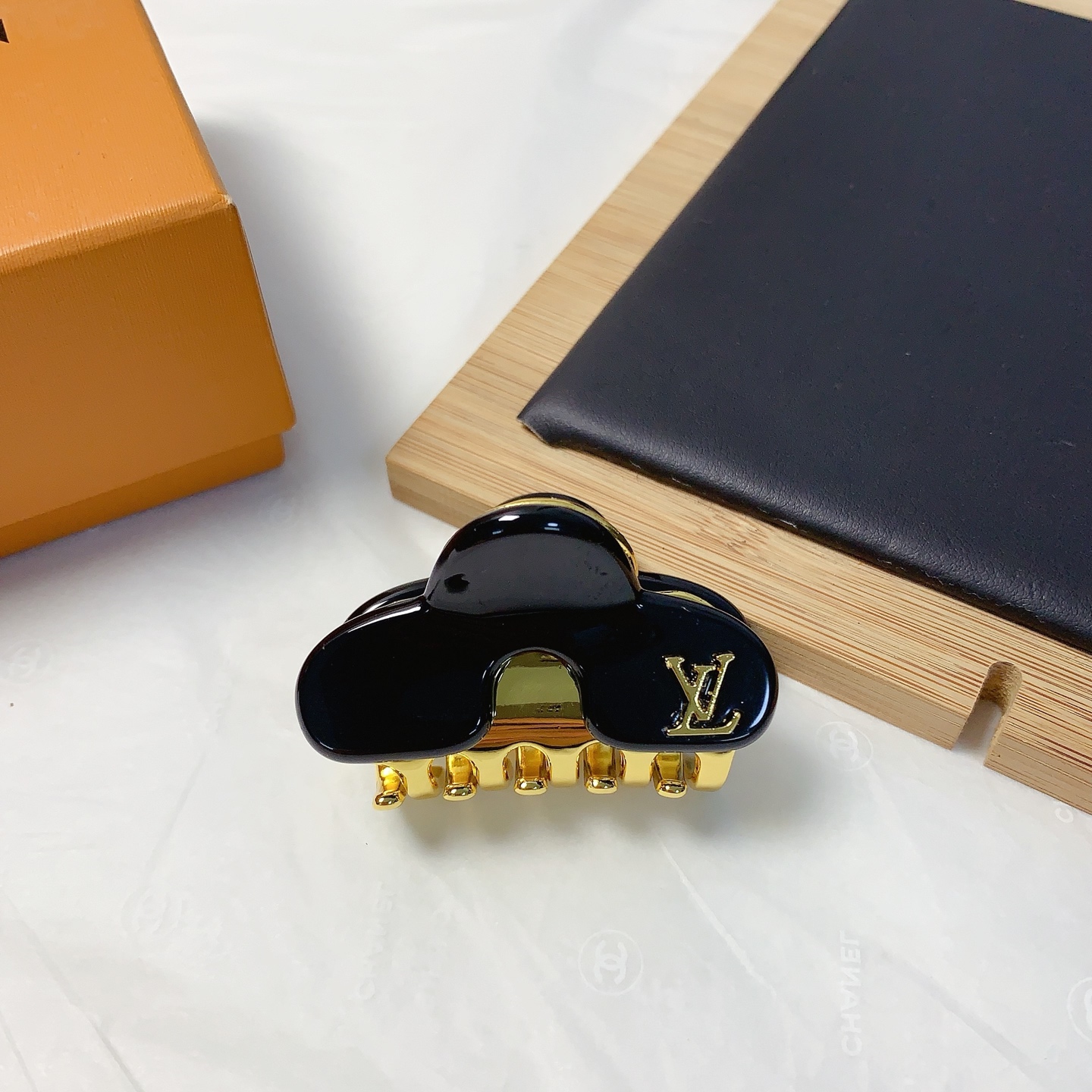 High-Quality Cloud Metal Grabs by HH240 LV Louis Verden – Donkey Dealer Summary - 图片 2