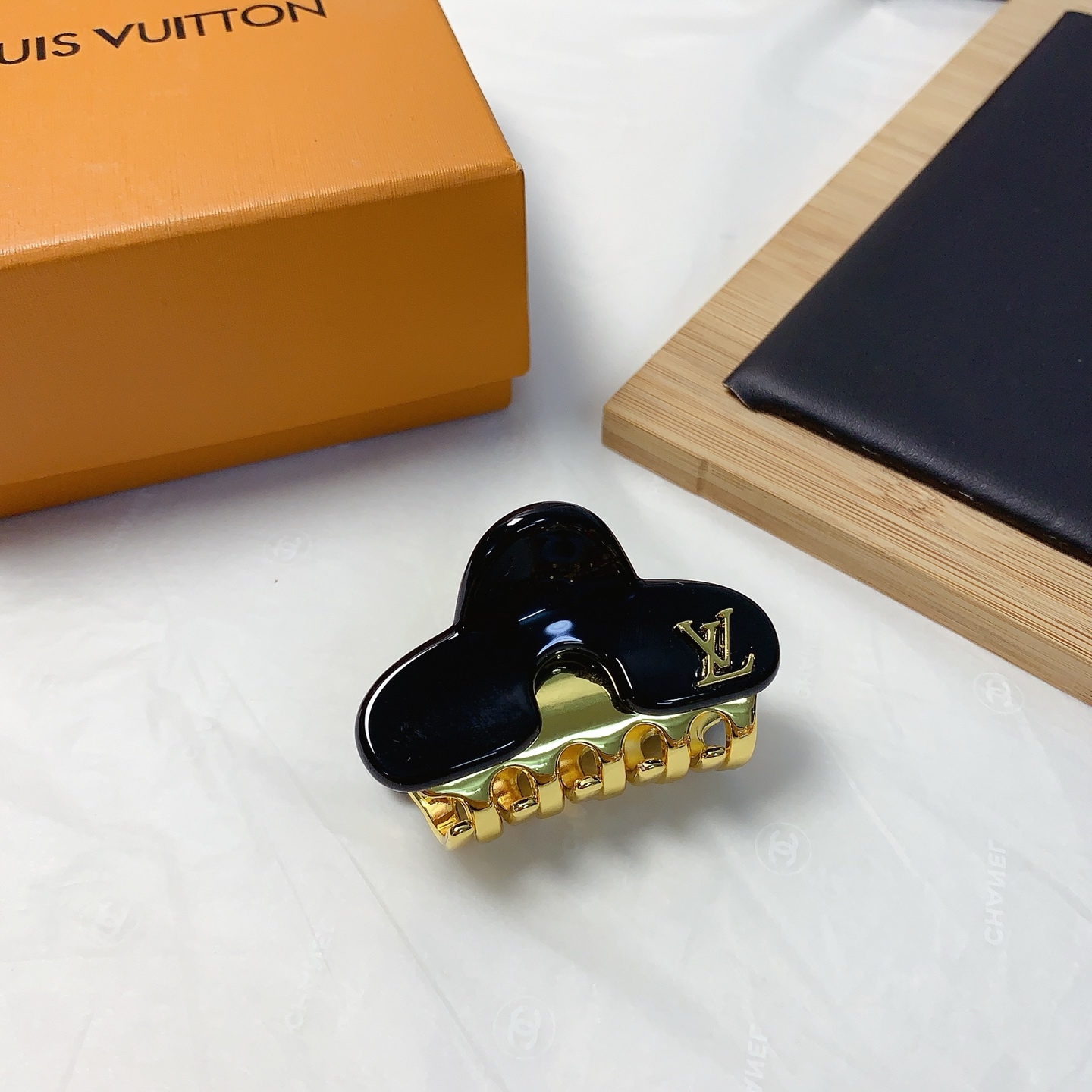 High-Quality Cloud Metal Grabs by HH240 LV Louis Verden – Donkey Dealer Summary - 图片 3