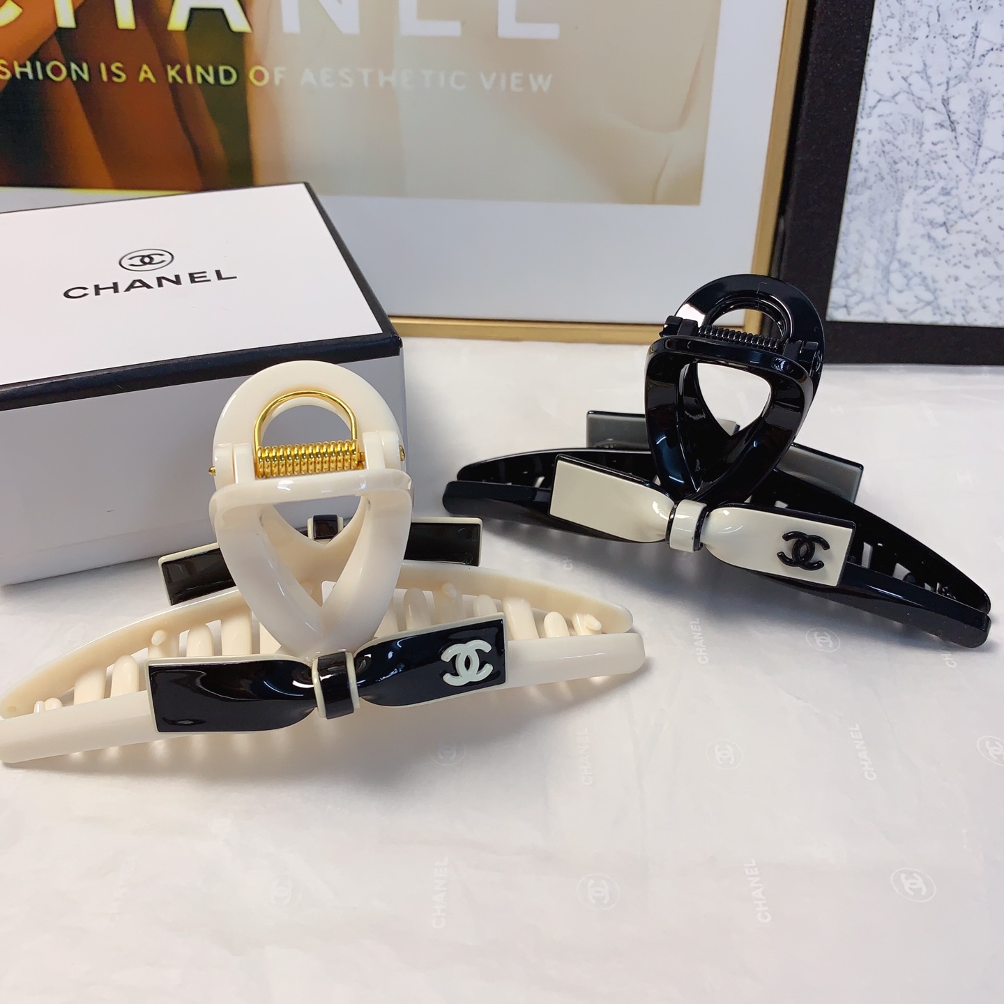  chanel小香
chanel抓夹
醋酸蝴蝶结抓夹气质百搭日常精致小单品 小仙女必入单品 宝藏款 闭眼