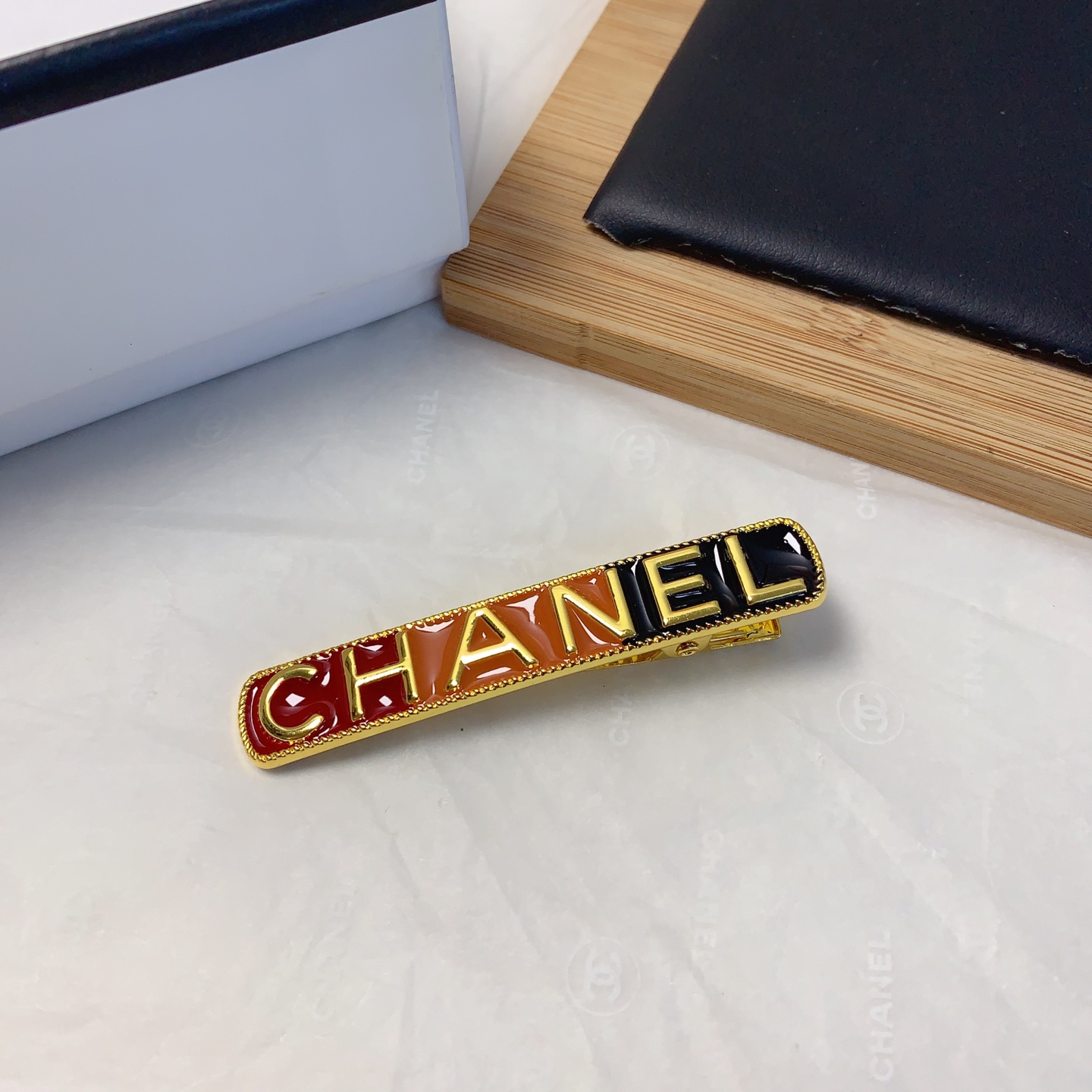  chanel小香
chanel发夹
彩色滴油字母发夹压夹气质百搭小仙女必入单品 宝藏款 闭眼入🥰推荐款