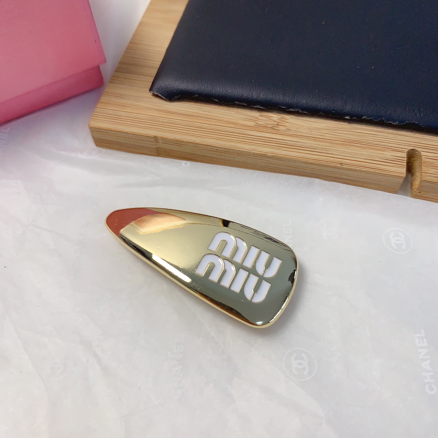  miumiu缪缪
miumiu发夹
光面滴油字母发夹压夹弹簧夹气质百搭小仙女必入单品 宝藏款 闭眼入🥰