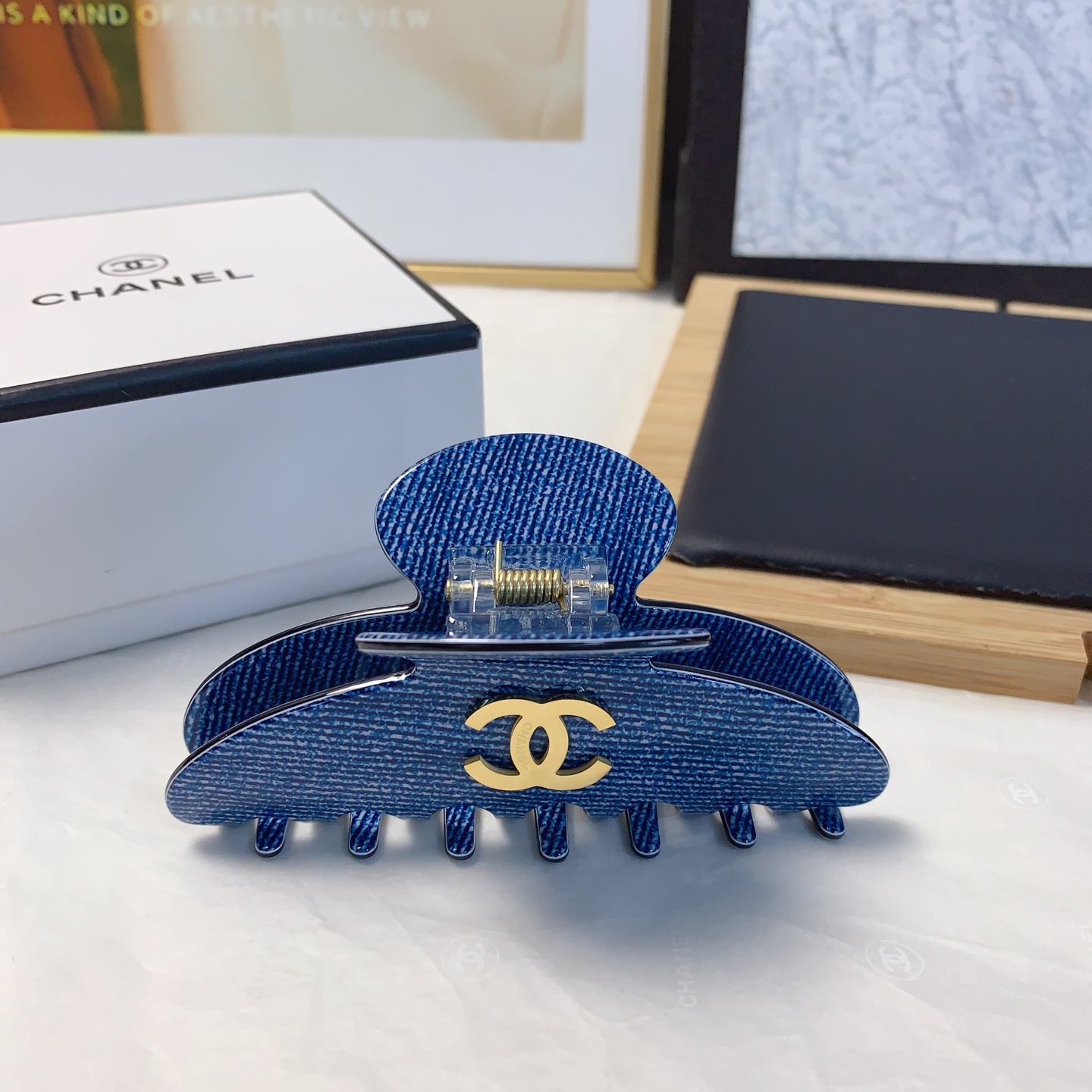  chanel小香
chanel发夹
醋酸钛钢logo抓夹 气质百搭 日常精致小单品 小仙女必入单品 宝