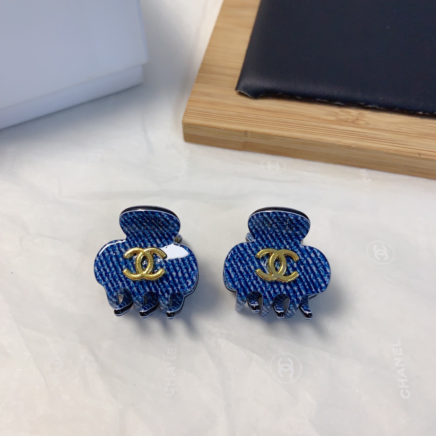  chanel小香
celine赛琳
迷你抓夹韩版小边夹 精致小仙女必入单品 宝藏款 闭眼入🥰推荐款（一