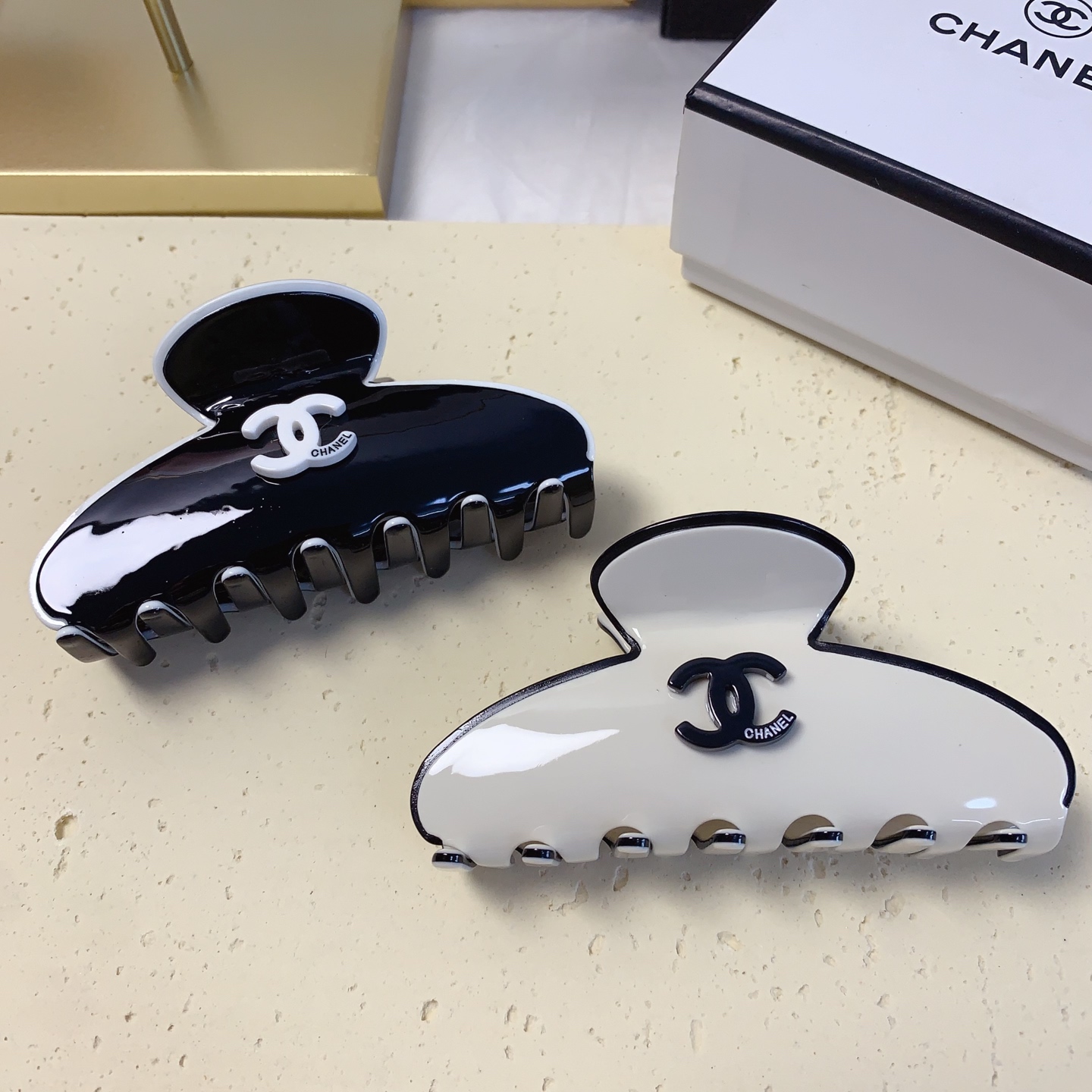 Chanel estilo Chanel, pinza para el pelo Chanel, pinza de acetato con logo simple, elegante y versátil, pequeño accesor…