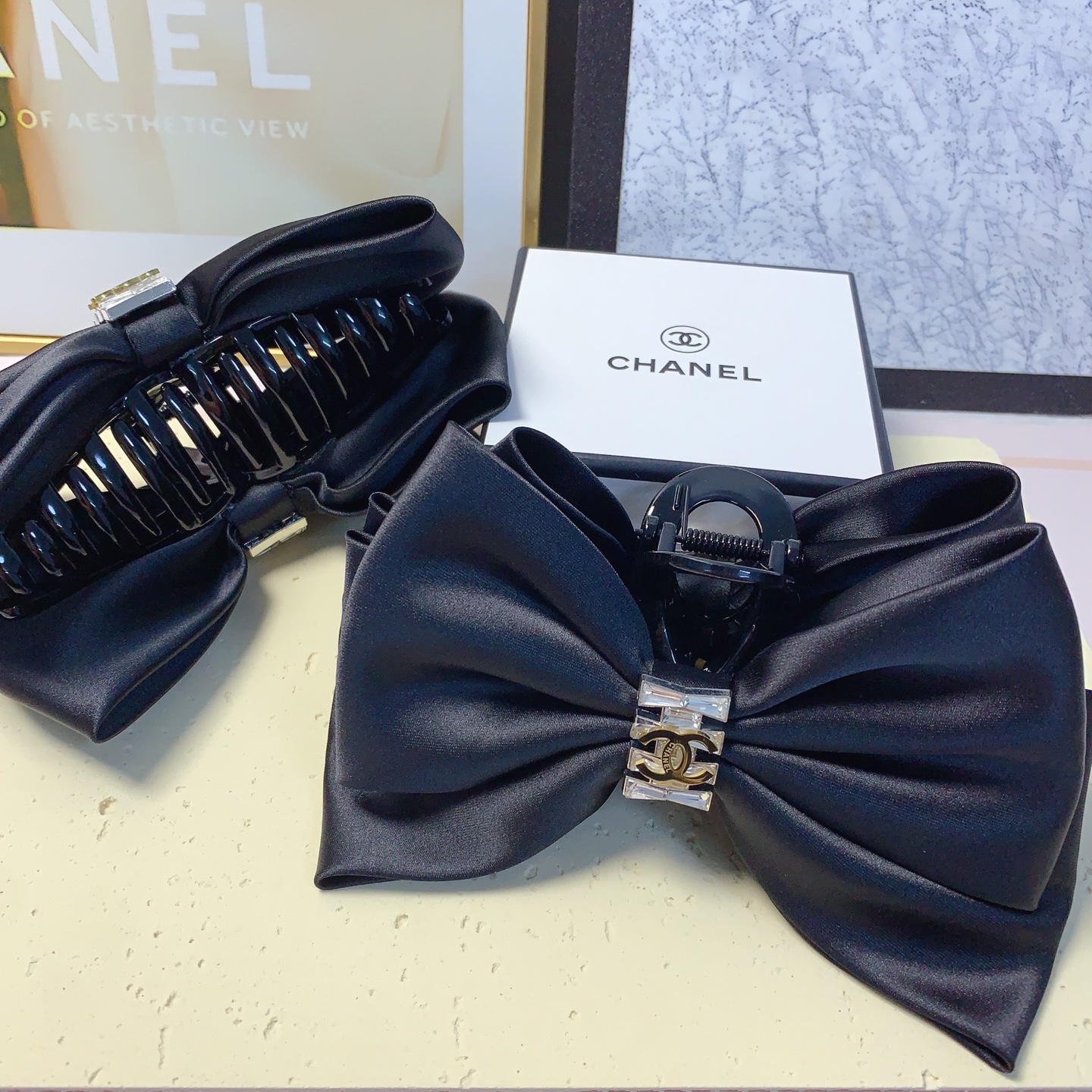  chanel小香
celine赛琳
miumiu缪缪
YSL圣罗兰
缎面捷克钻钛钢logo蝴蝶结抓夹气
