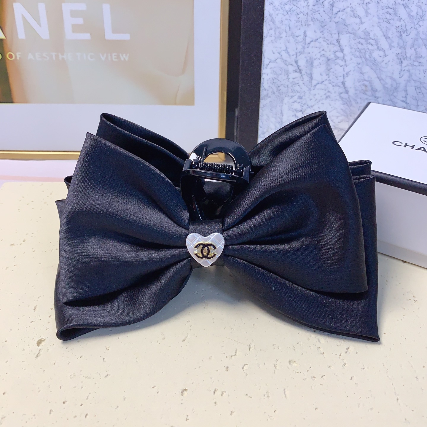  chanel小香
chanel发夹
缎面蝴蝶结抓夹气质百搭日常精致小单品 小仙女必入单品 宝藏款 闭眼