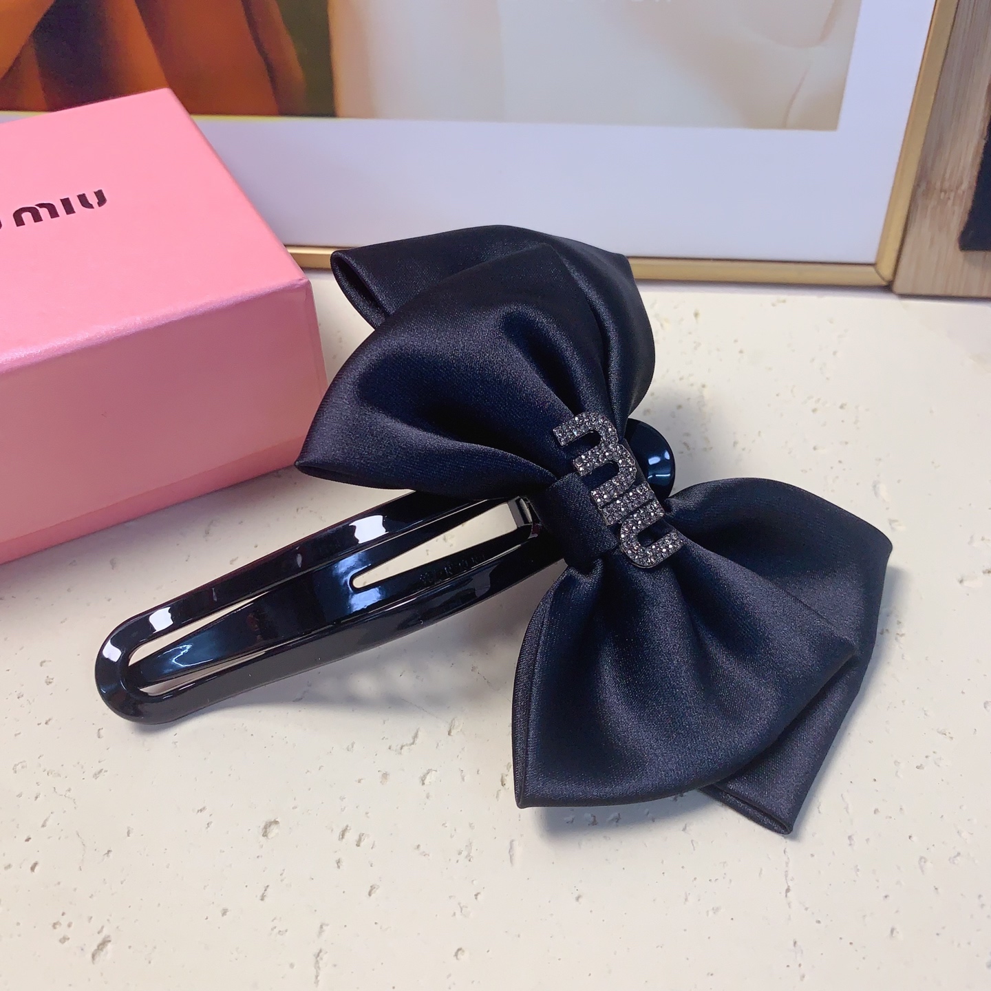  发夹集合图
celine赛琳 YSL圣罗兰
chanel小香 miumiu缪缪
loewe罗意威 Pr