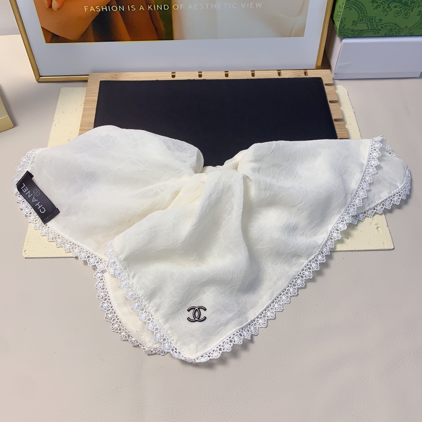  chanel小香
chanel皮筋
雪纺勾花边皮筋发圈气质百搭小仙女必入单品 宝藏款 闭眼入🥰推荐款（