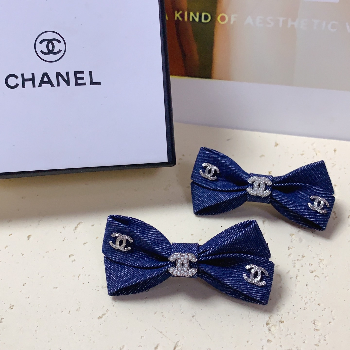  chanel小香 压夹

蝴蝶结🎀牛仔 logo压夹边夹日常精致小单品 气质百搭小仙女必入单品 宝藏款