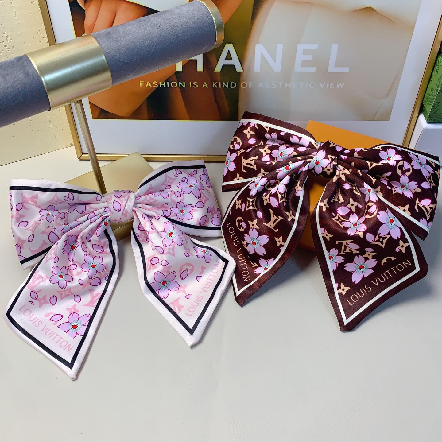  chanel小香
chanel发夹
绸缎蝴蝶结发夹弹簧夹版型立体气质时尚百搭小仙女必入单品 闭眼入🥰推