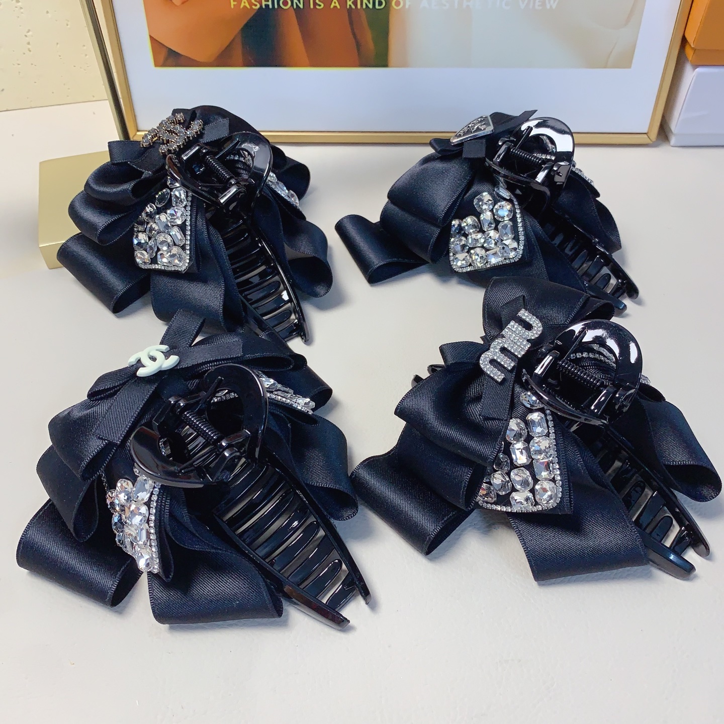 chanel pequeño Prada miumiu pinza para el cabello con lazo de diamantes checos, elegante y versátil, accesorio diario e…