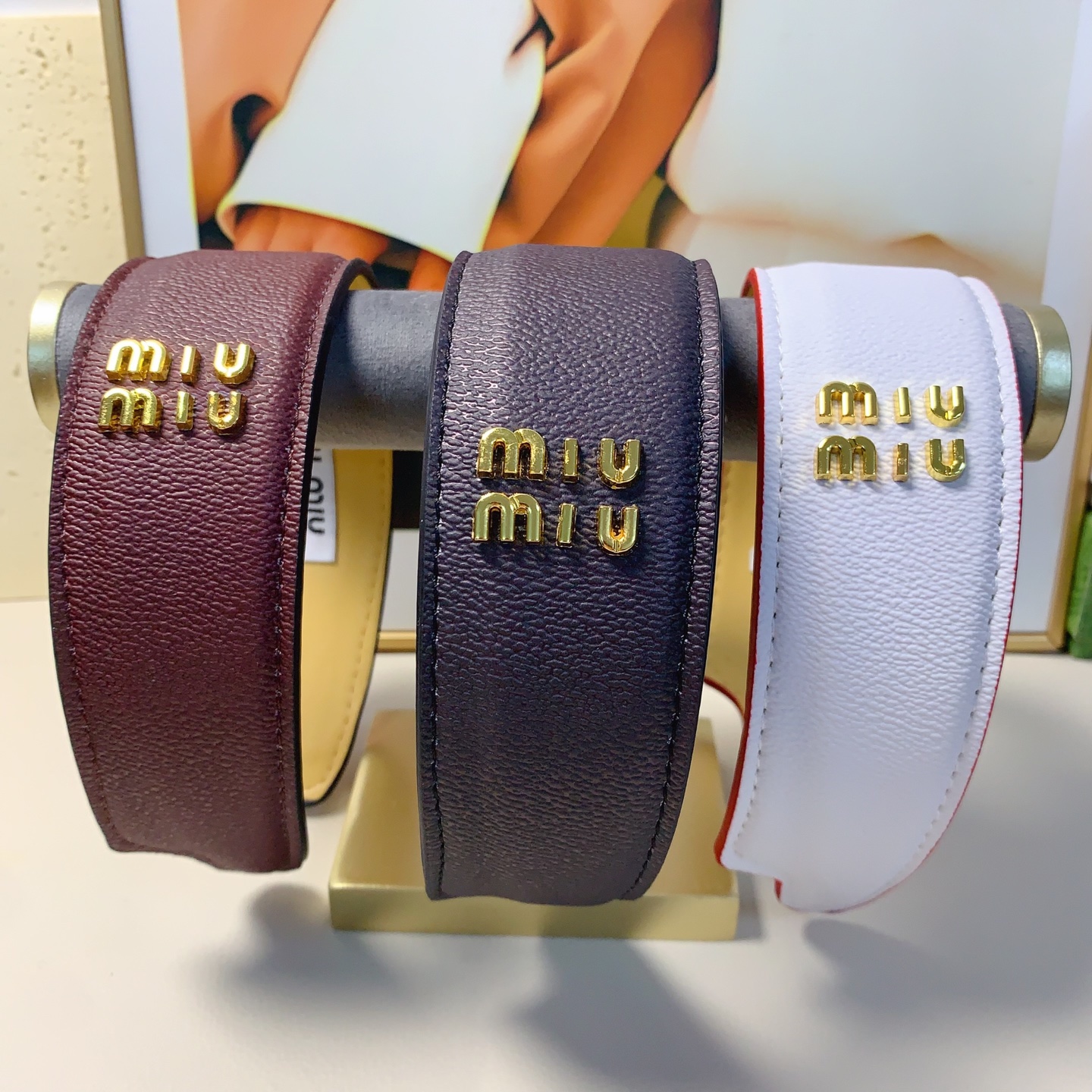 miumiu缪缪miumiu发箍荔枝纹宽版轻奢风发箍气质百搭小仙女必入单品名媛风十足～宝藏款 闭眼入🥰推