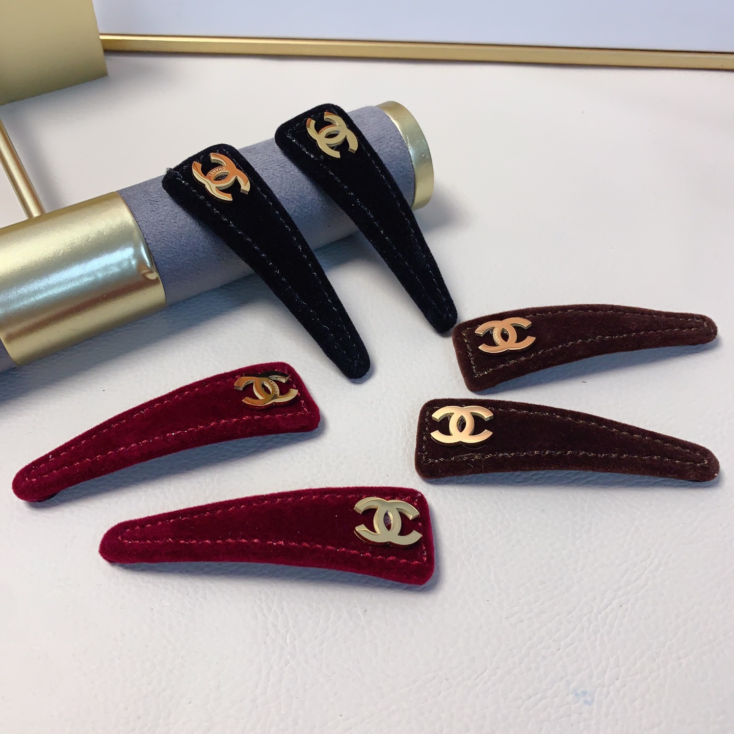 chanel小香chanel发夹丝绒钛钢logo压夹bb夹边夹日常精致小单品 气质百搭小仙女必入单品 宝