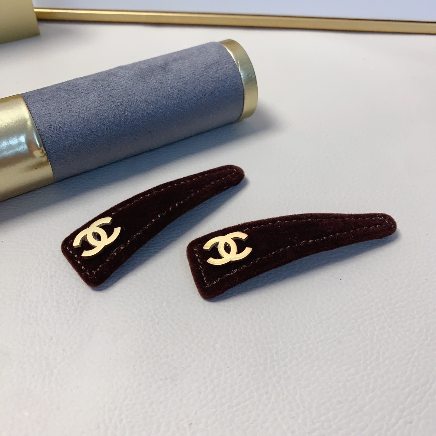 chanel小香chanel发夹丝绒钛钢logo压夹bb夹边夹日常精致小单品 气质百搭小仙女必入单品 宝