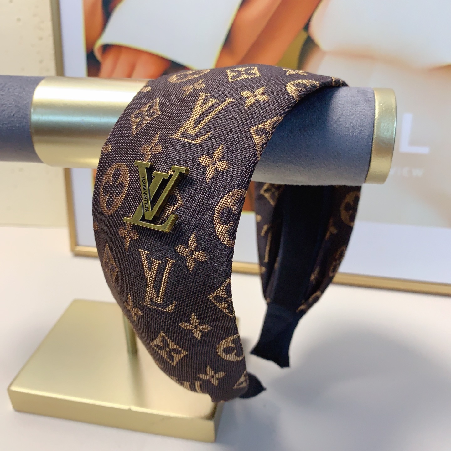 LV路易威登驴牌发箍宽版老花复古logo轻奢风发箍气质百搭小仙女必入单品名媛风十足～宝藏款 闭眼入🥰推荐
