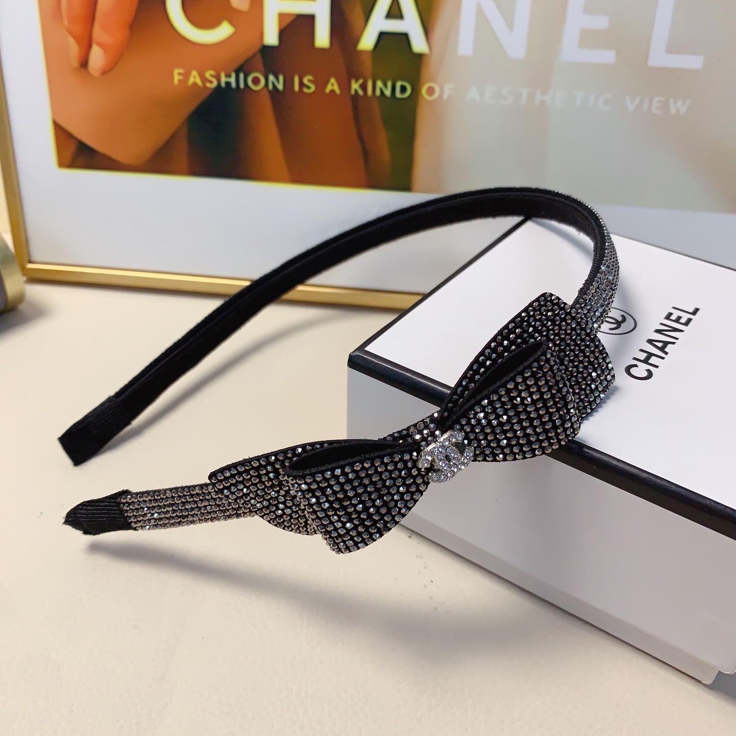 chanel小香chanel发箍满钻侧边蝴蝶结logo轻奢风发箍气质百搭小仙女必入单品名媛风十足～宝藏款